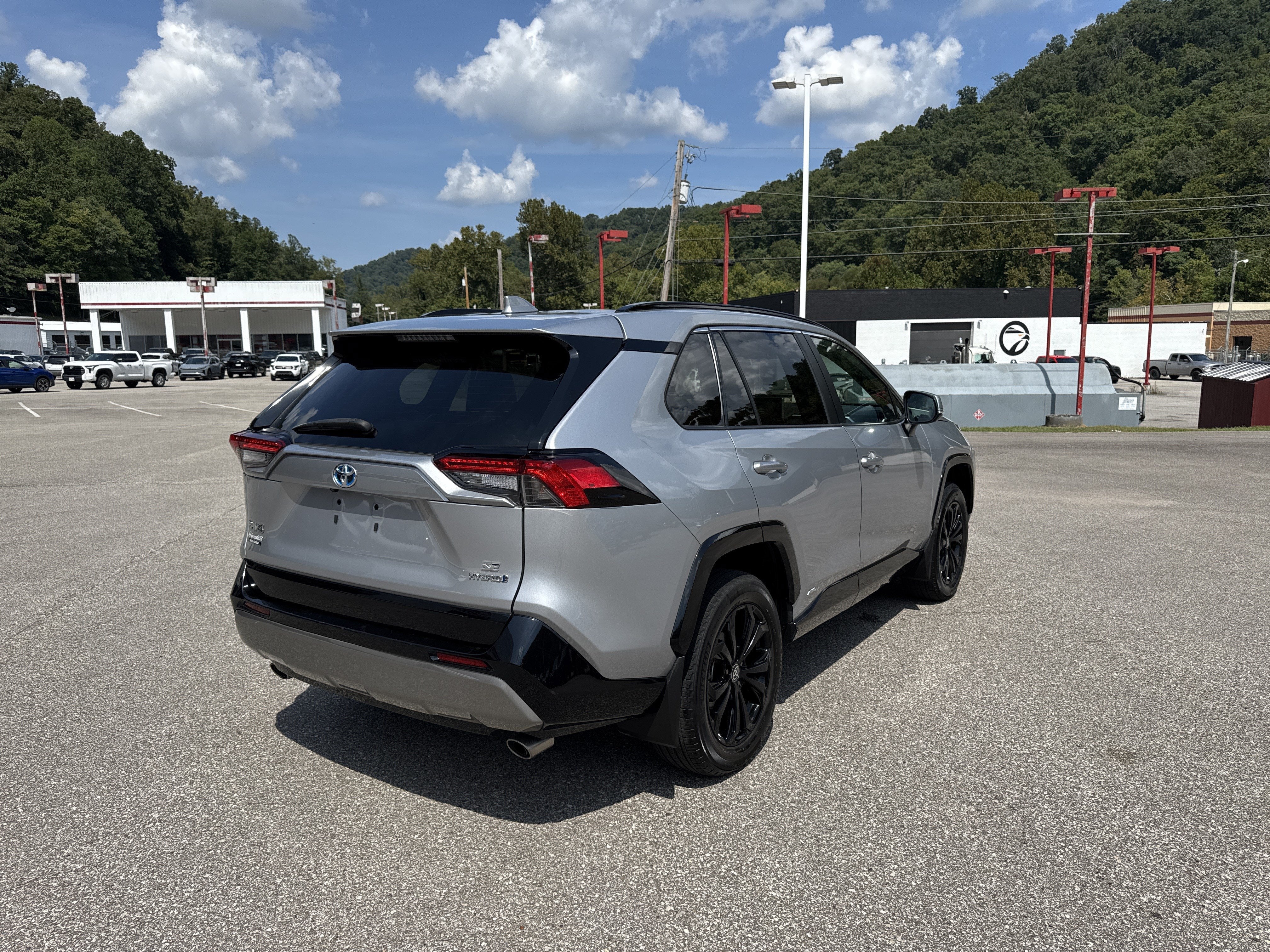 2024 Toyota RAV4 Hybrid SE
