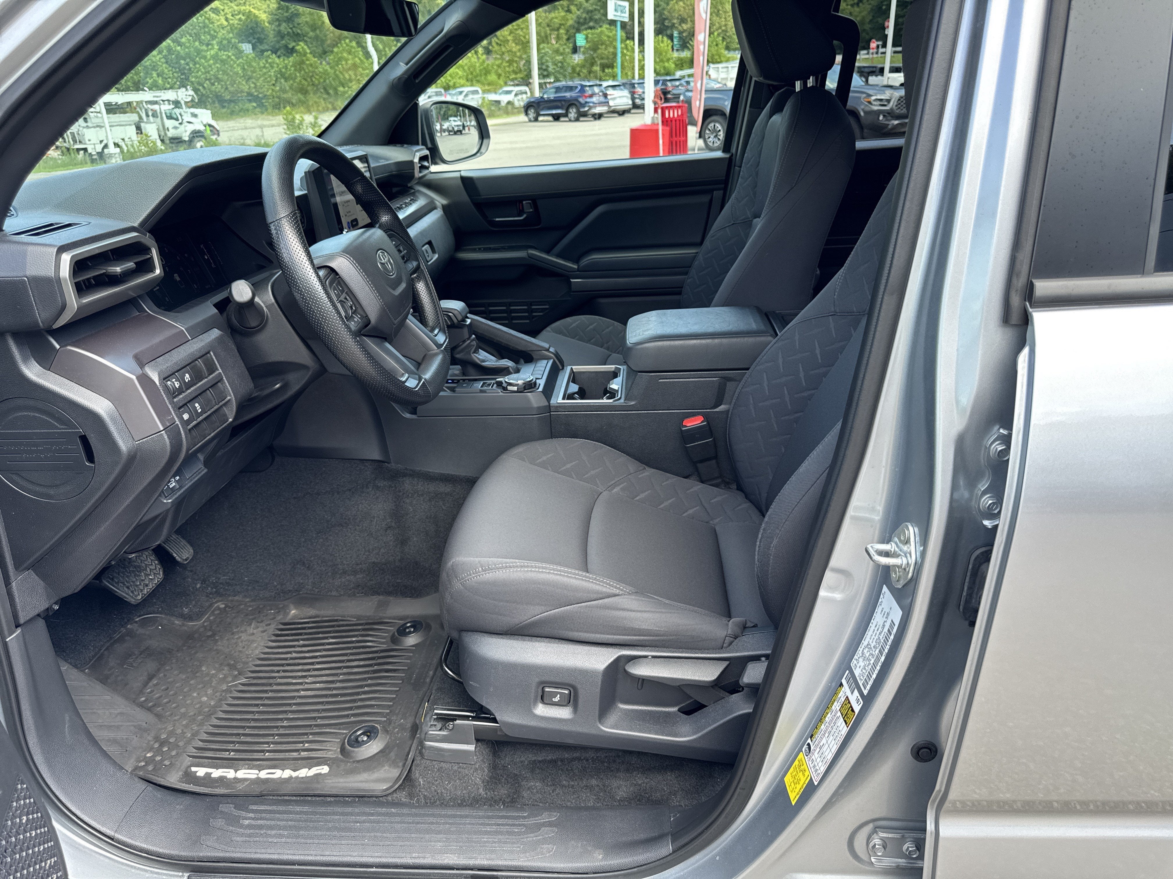 2025 Toyota Tacoma 4WD SR5
