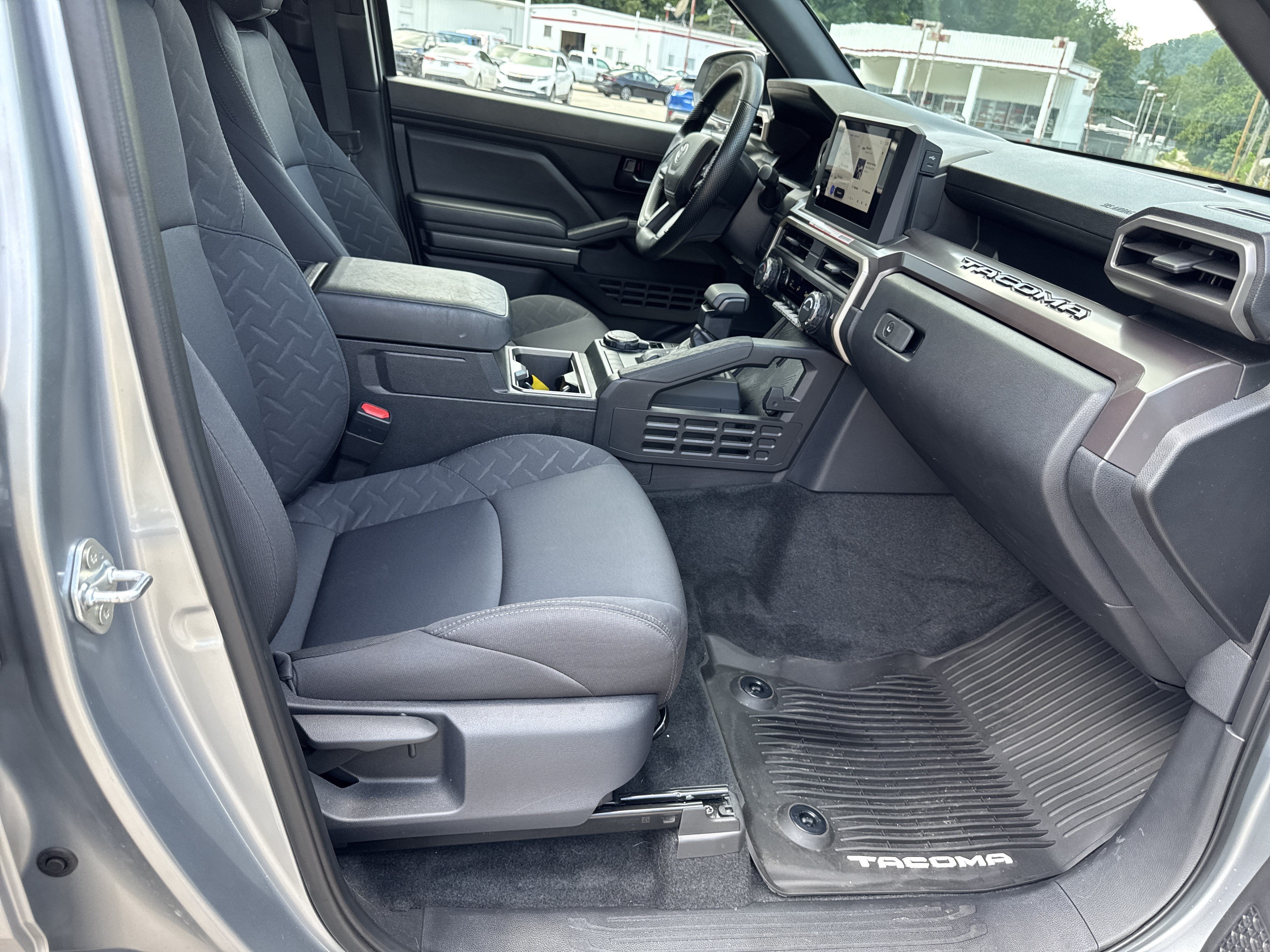 2025 Toyota Tacoma 4WD SR5