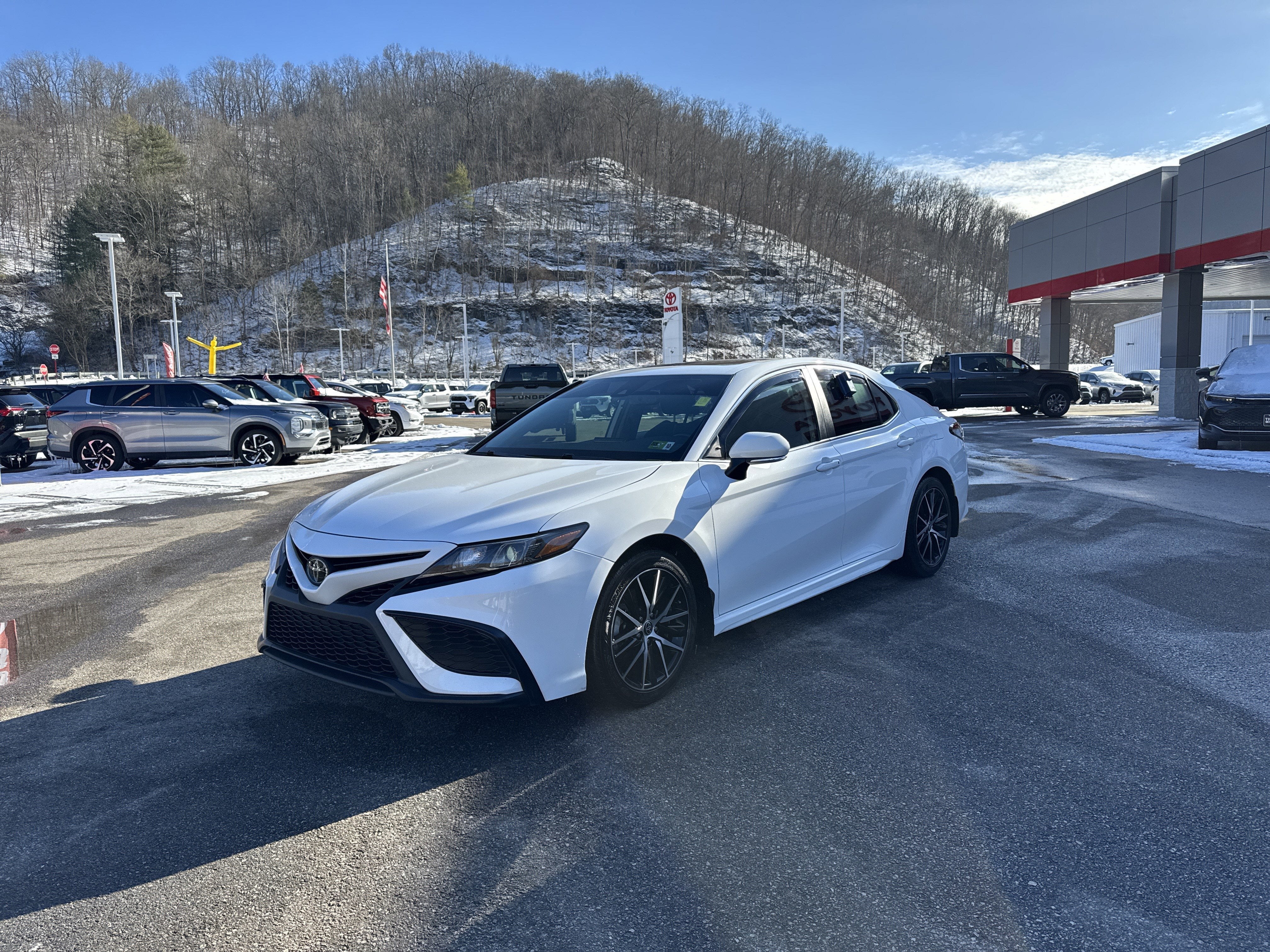 2023 Toyota Camry SE