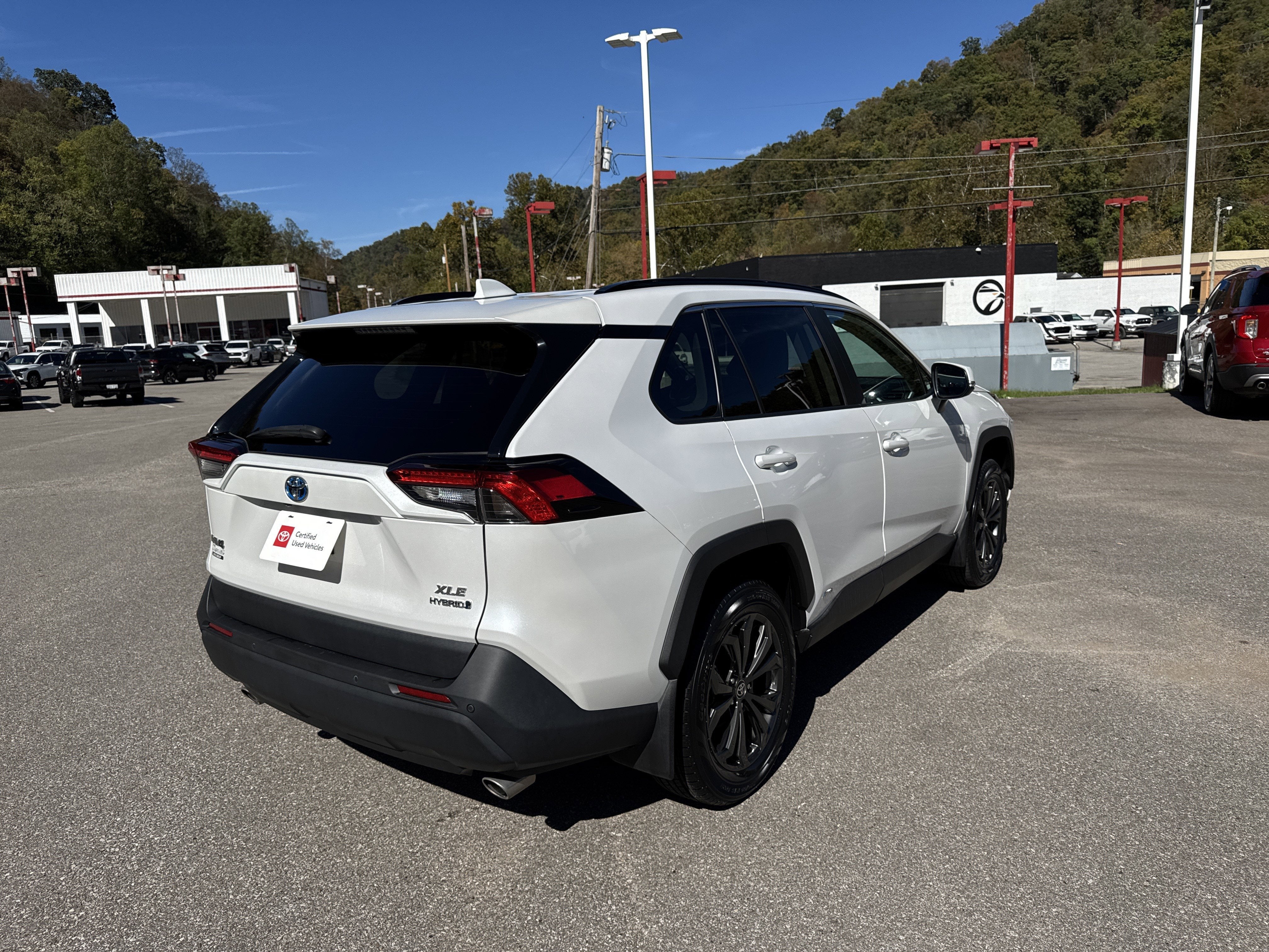 2023 Toyota RAV4 Hybrid XLE Premium