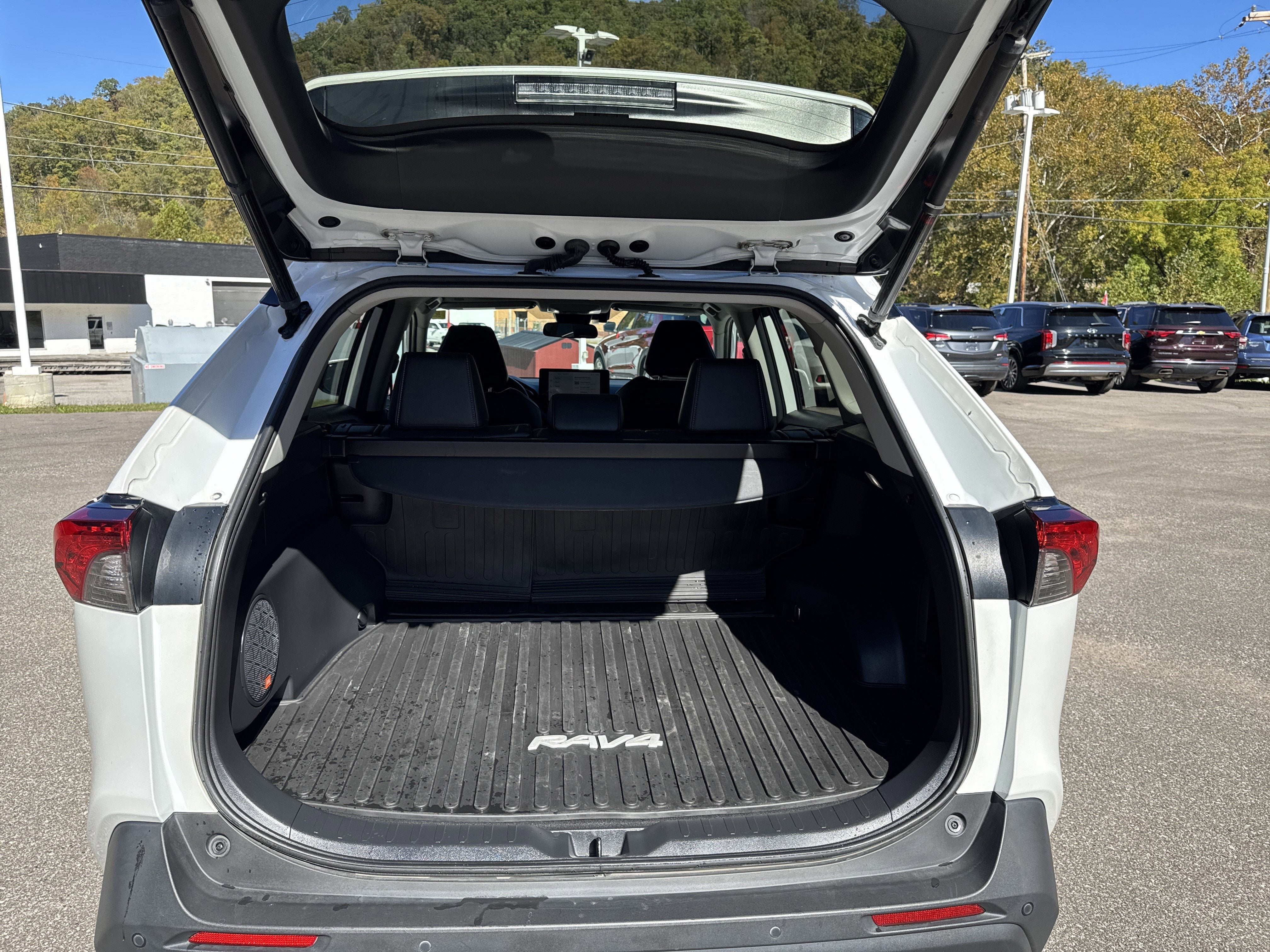 2023 Toyota RAV4 Hybrid XLE Premium