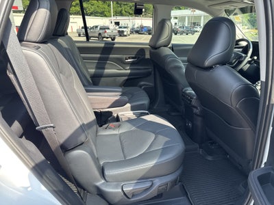 2025 Toyota Grand Highlander Base