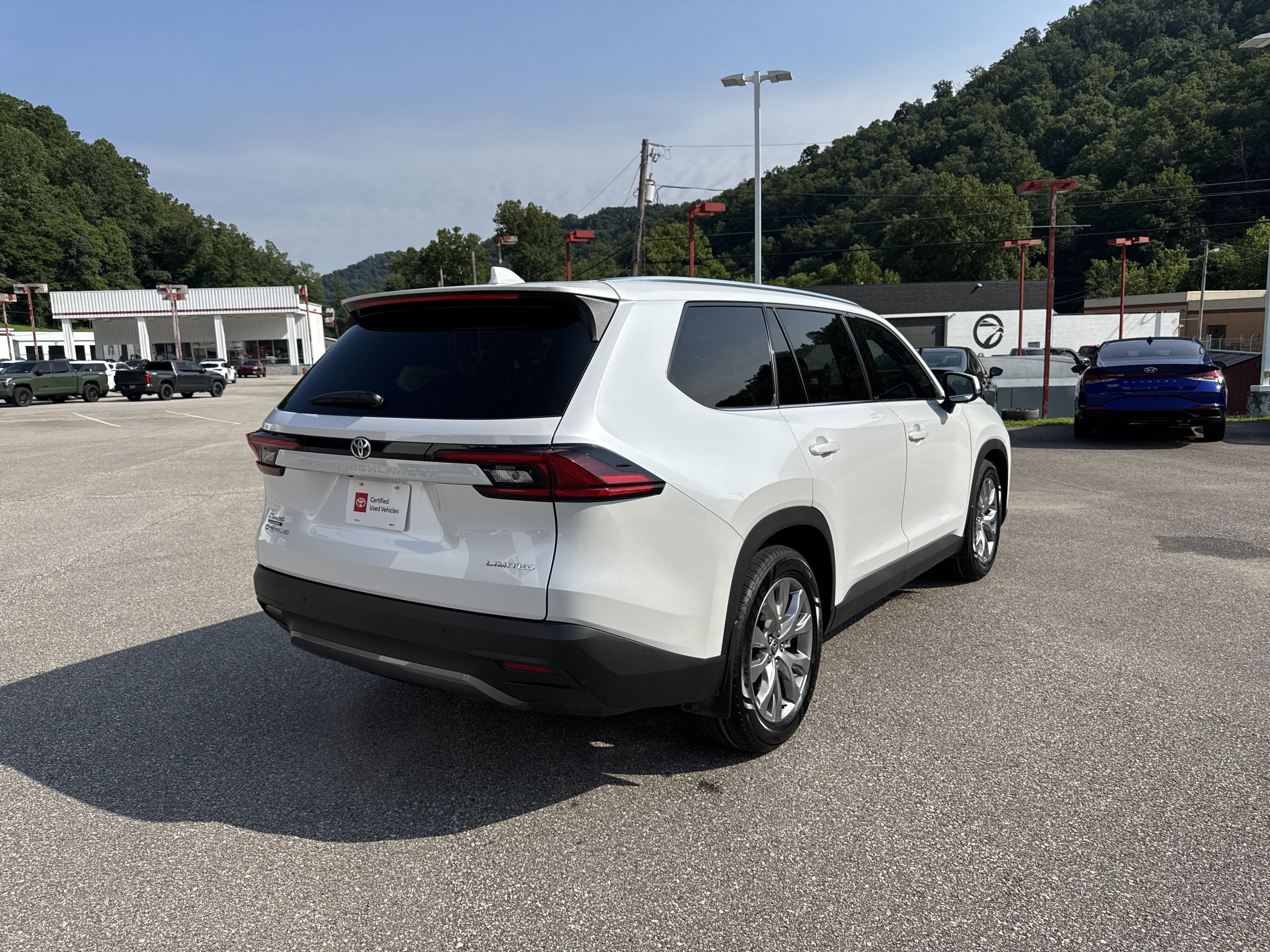 2025 Toyota Grand Highlander Base