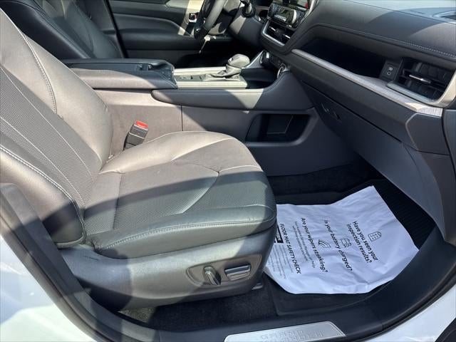 2025 Toyota Grand Highlander Base