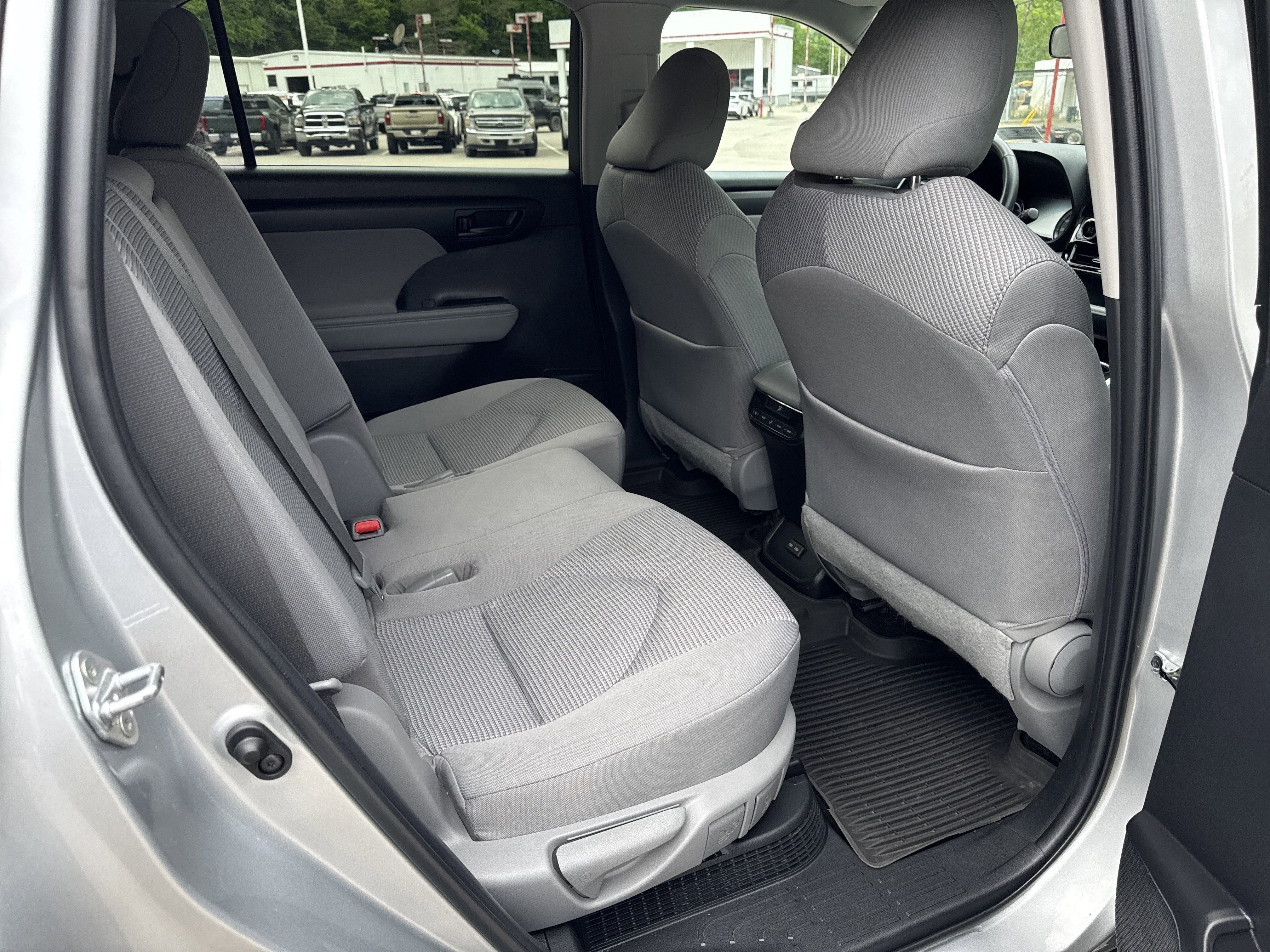 2023 Toyota Highlander Hybrid LE