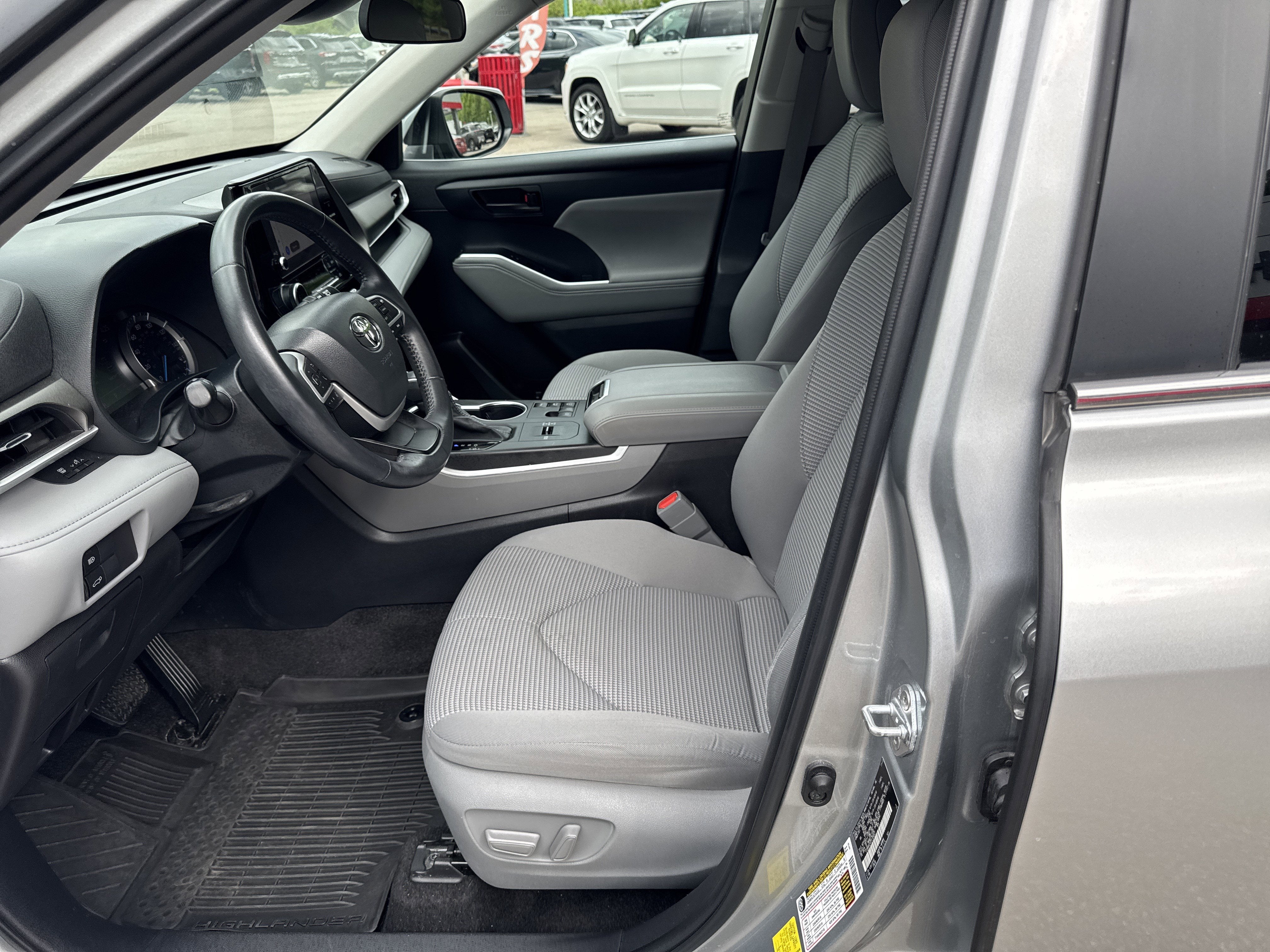 2023 Toyota Highlander Hybrid LE