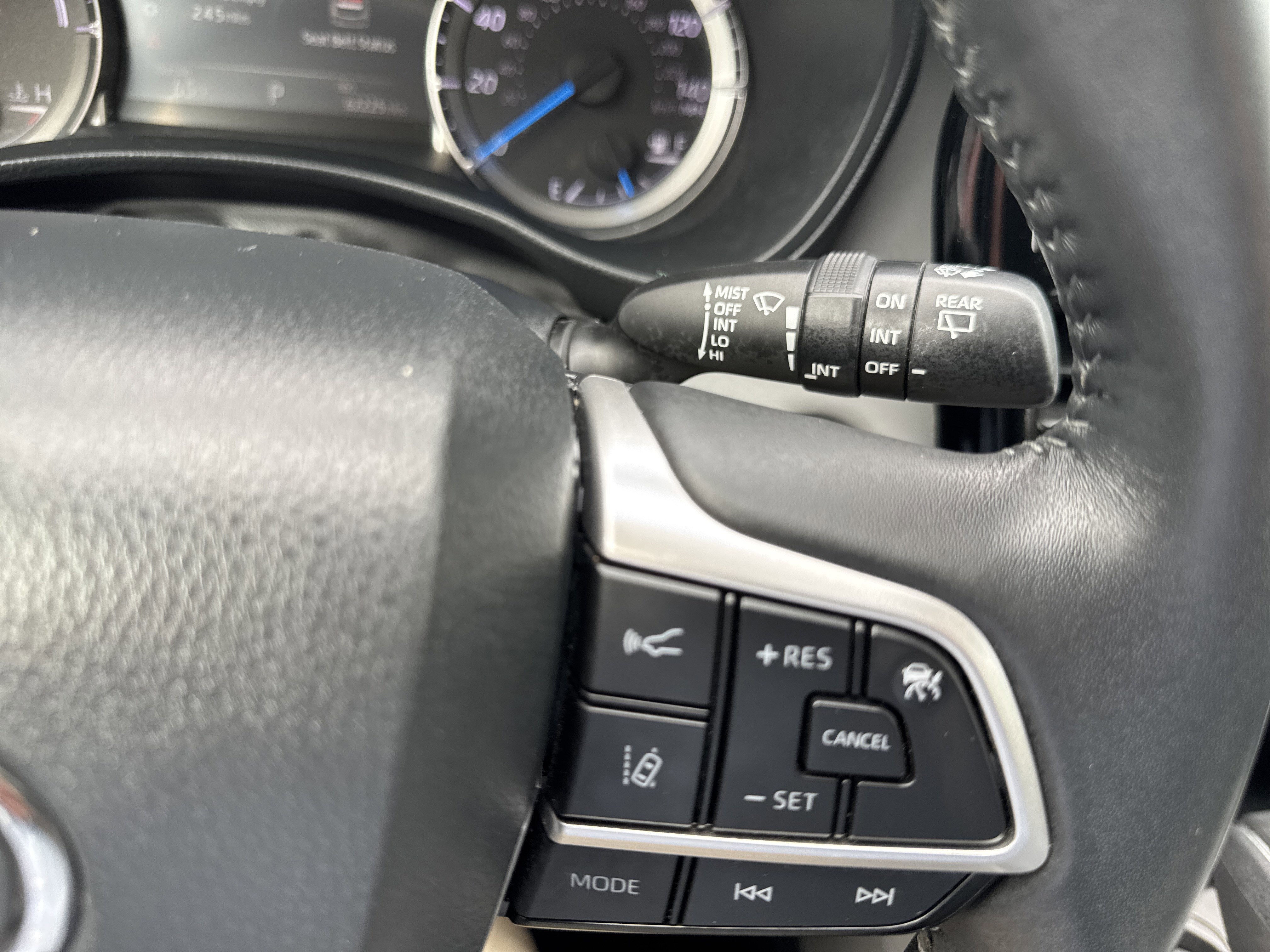 2023 Toyota Highlander Hybrid LE