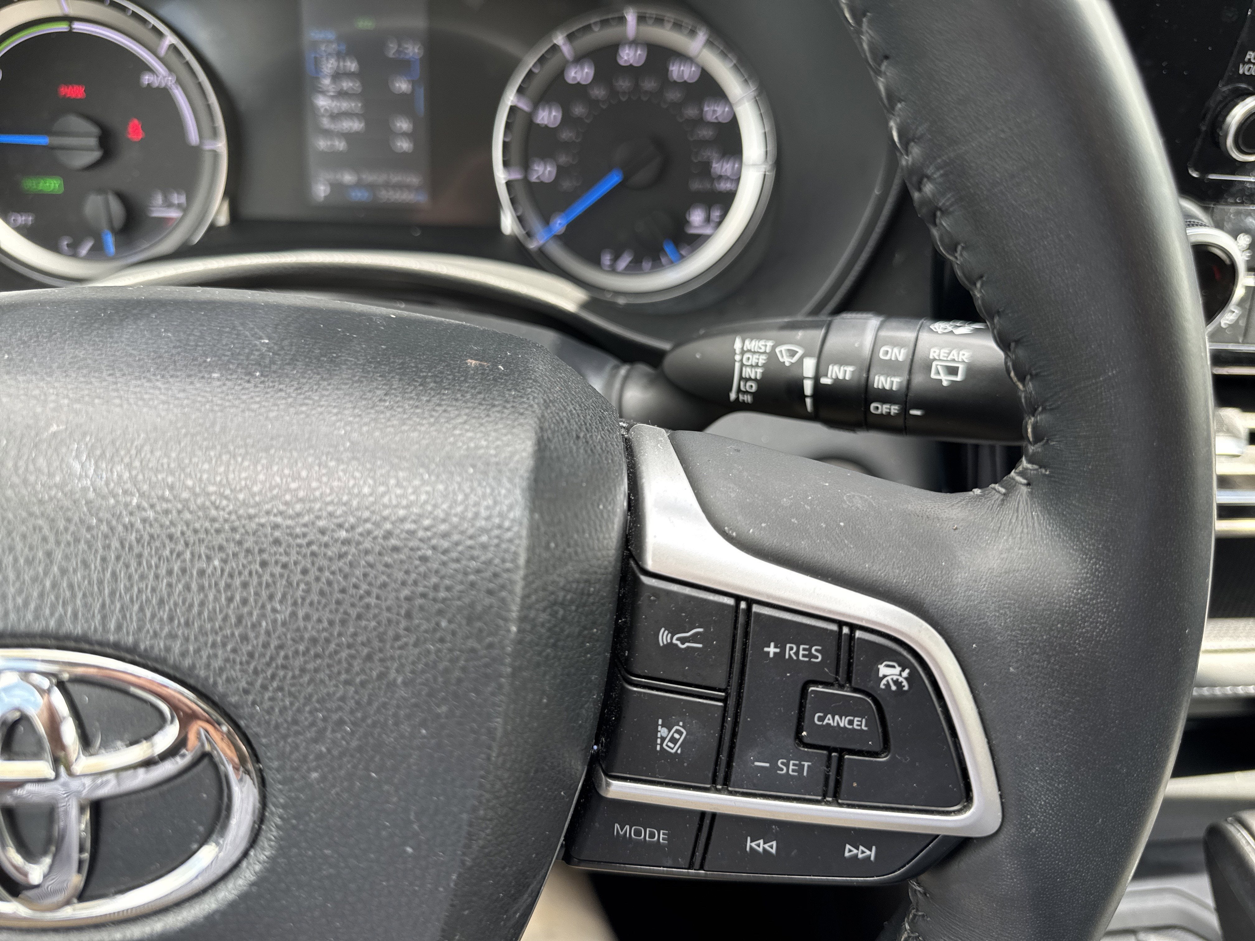 2022 Toyota Highlander Hybrid LE