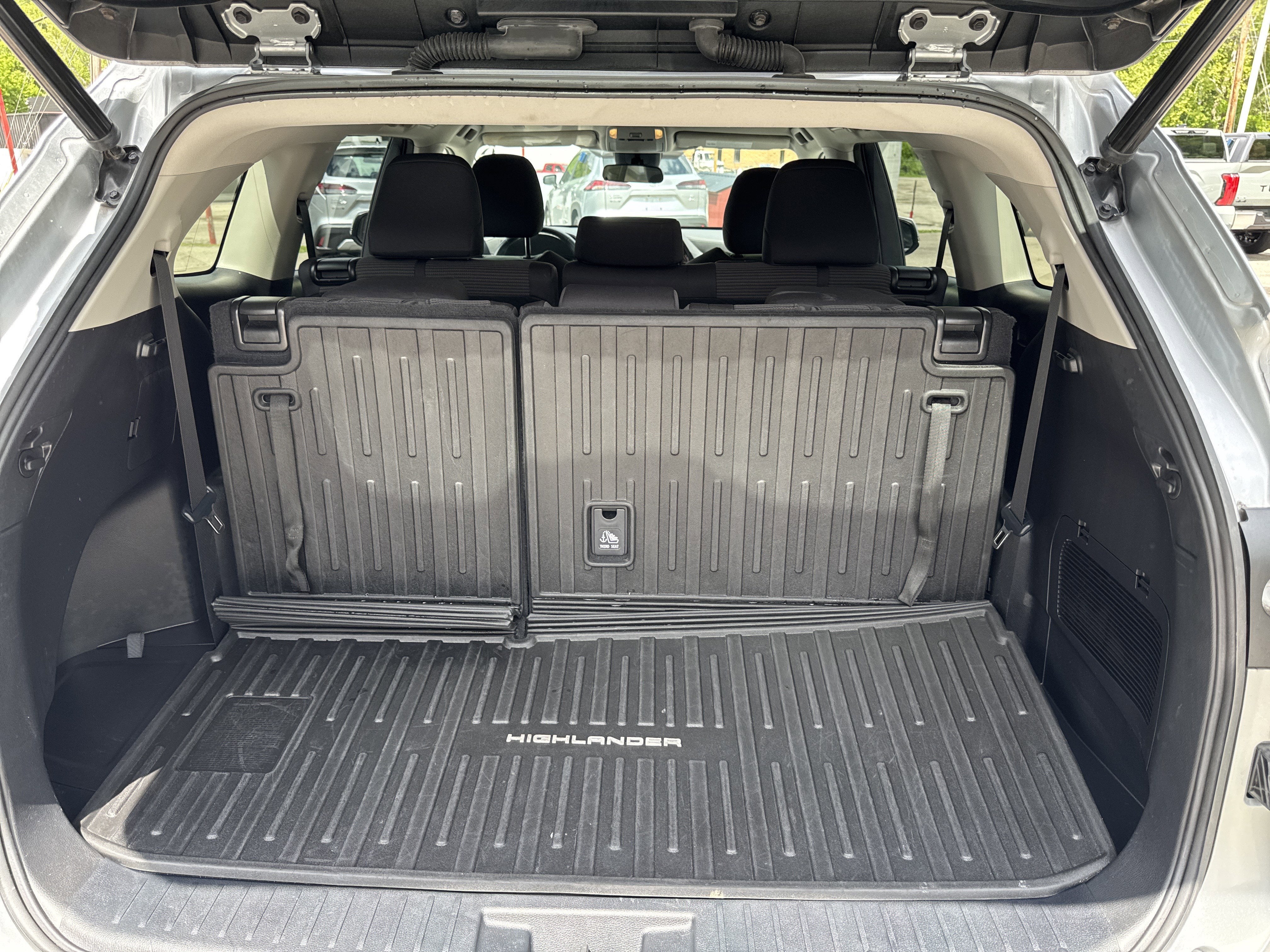 2022 Toyota Highlander Hybrid LE