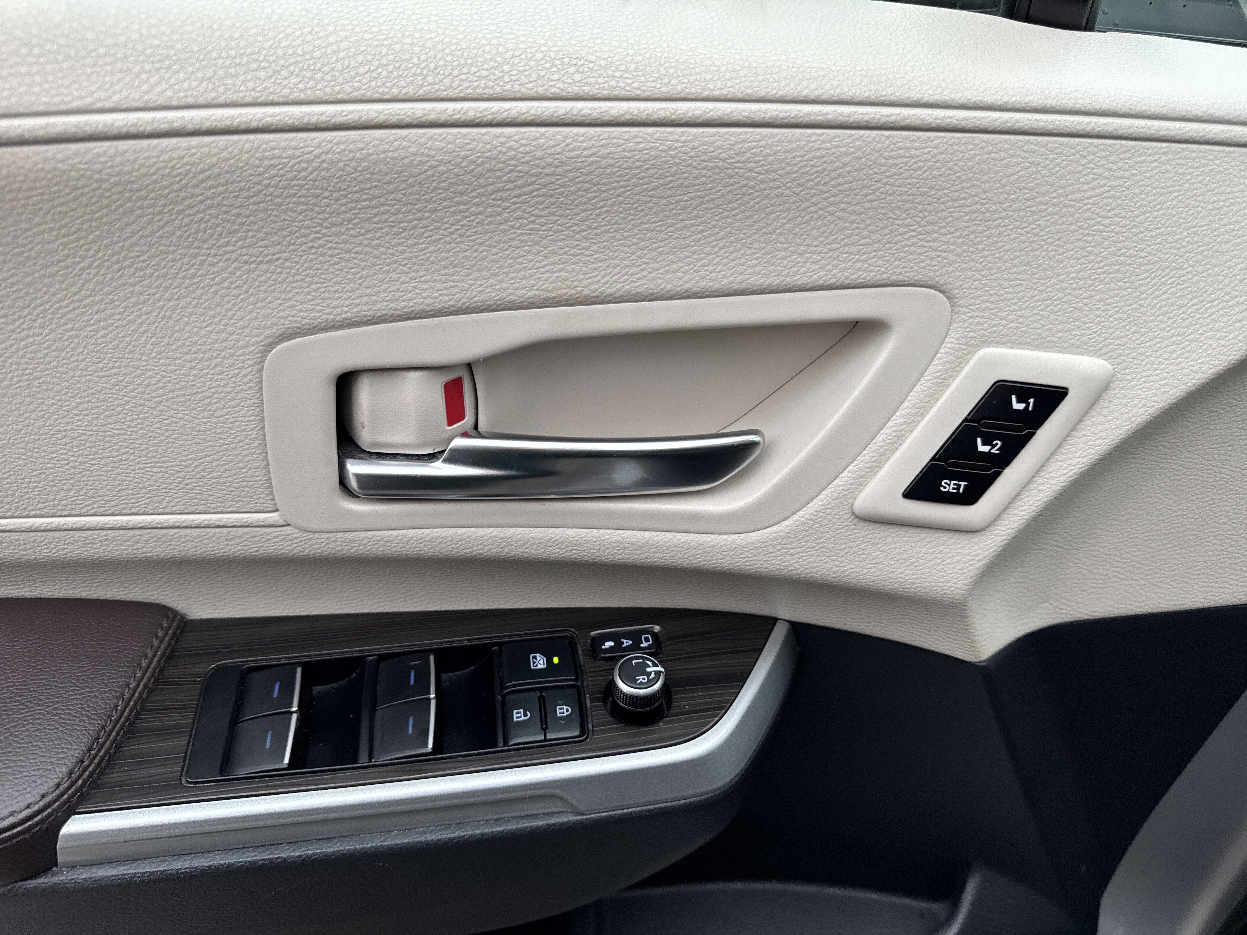 2022 Toyota Sienna Platinum