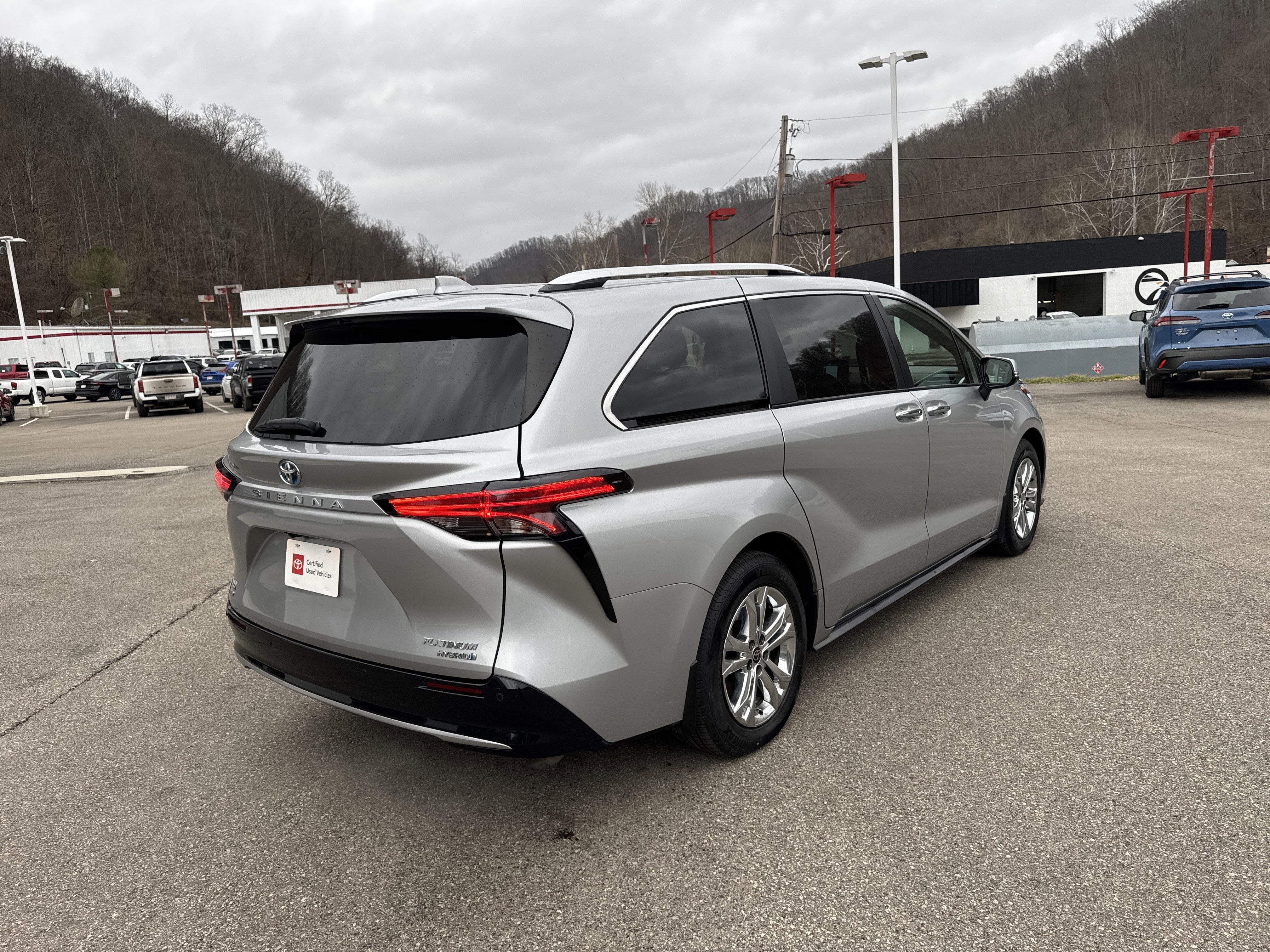 2022 Toyota Sienna Platinum