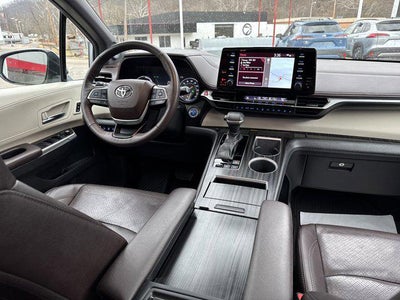 2022 Toyota Sienna Platinum