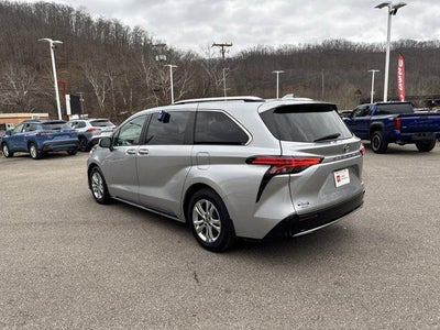 2022 Toyota Sienna Platinum