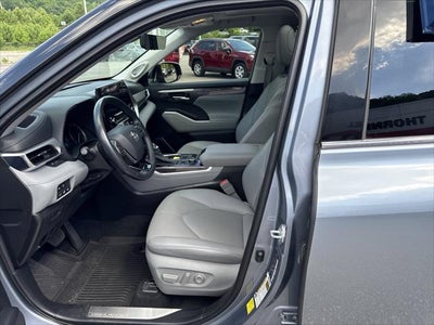 2021 Toyota Highlander Platinum