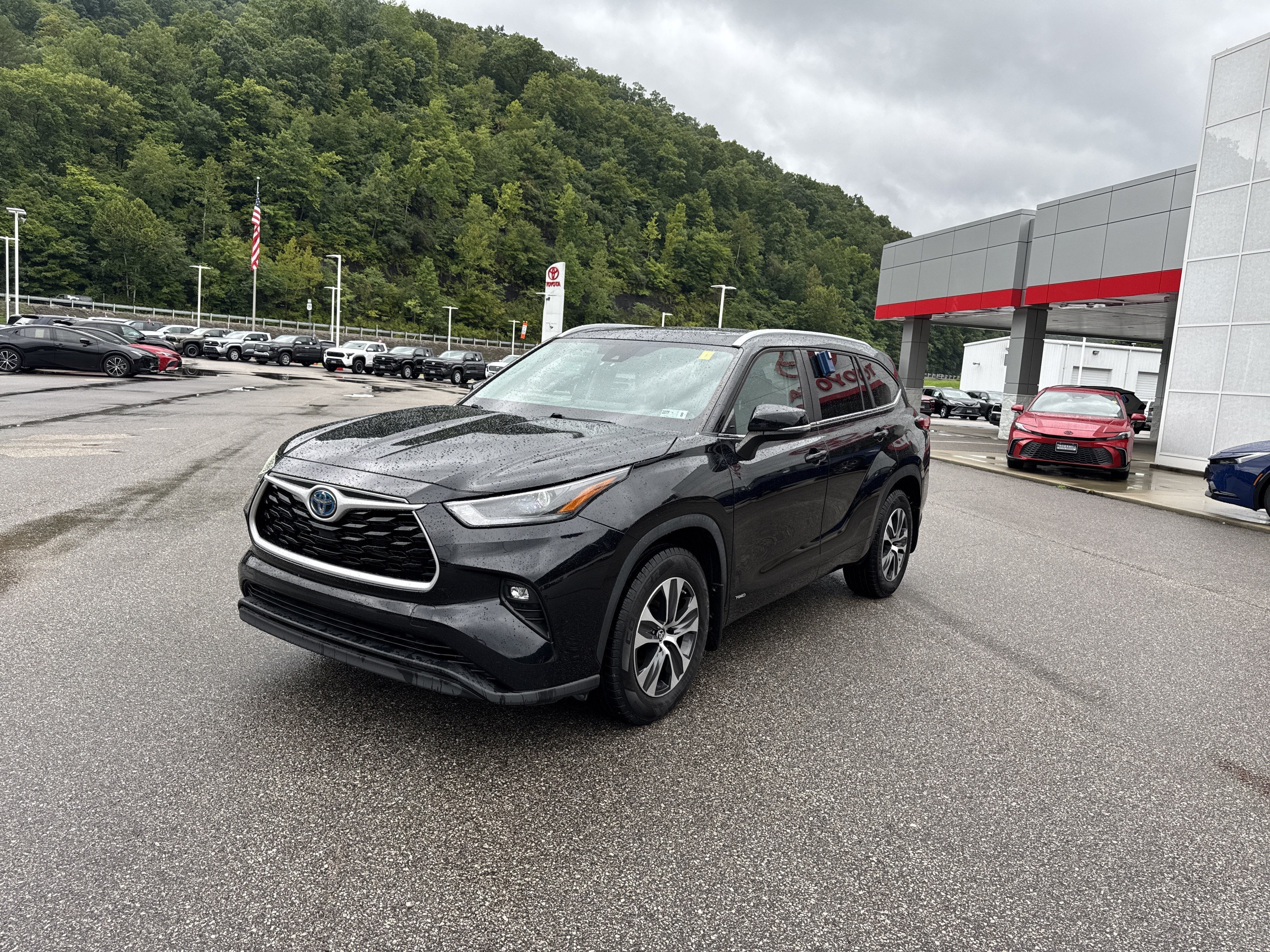 2023 Toyota Highlander Hybrid XLE