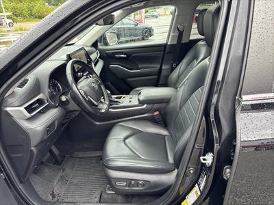 2023 Toyota Highlander Hybrid XLE