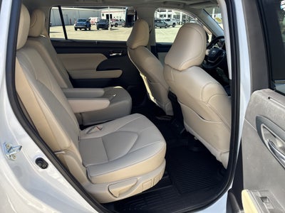 2024 Toyota Highlander XLE