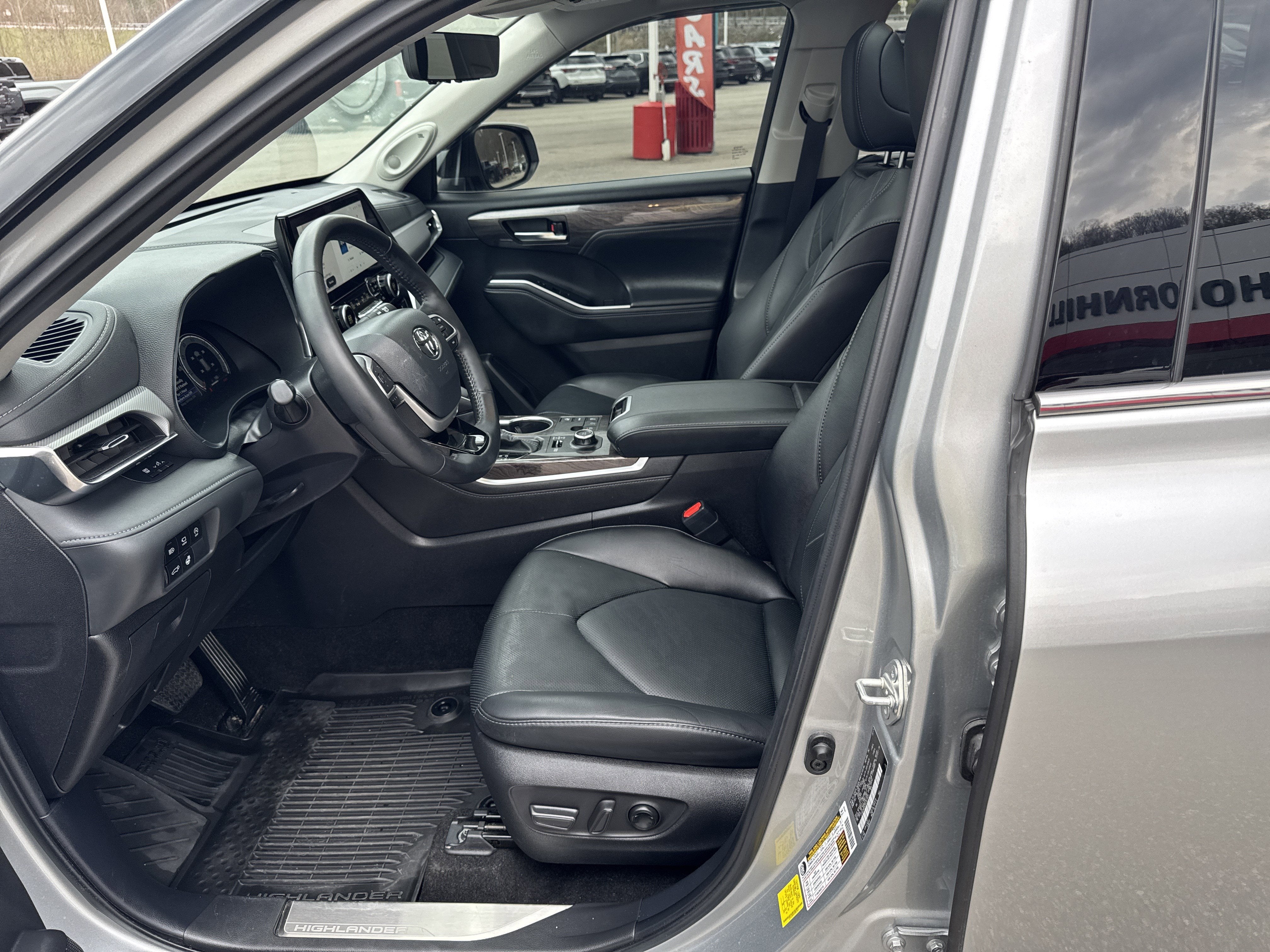 2024 Toyota Highlander Platinum