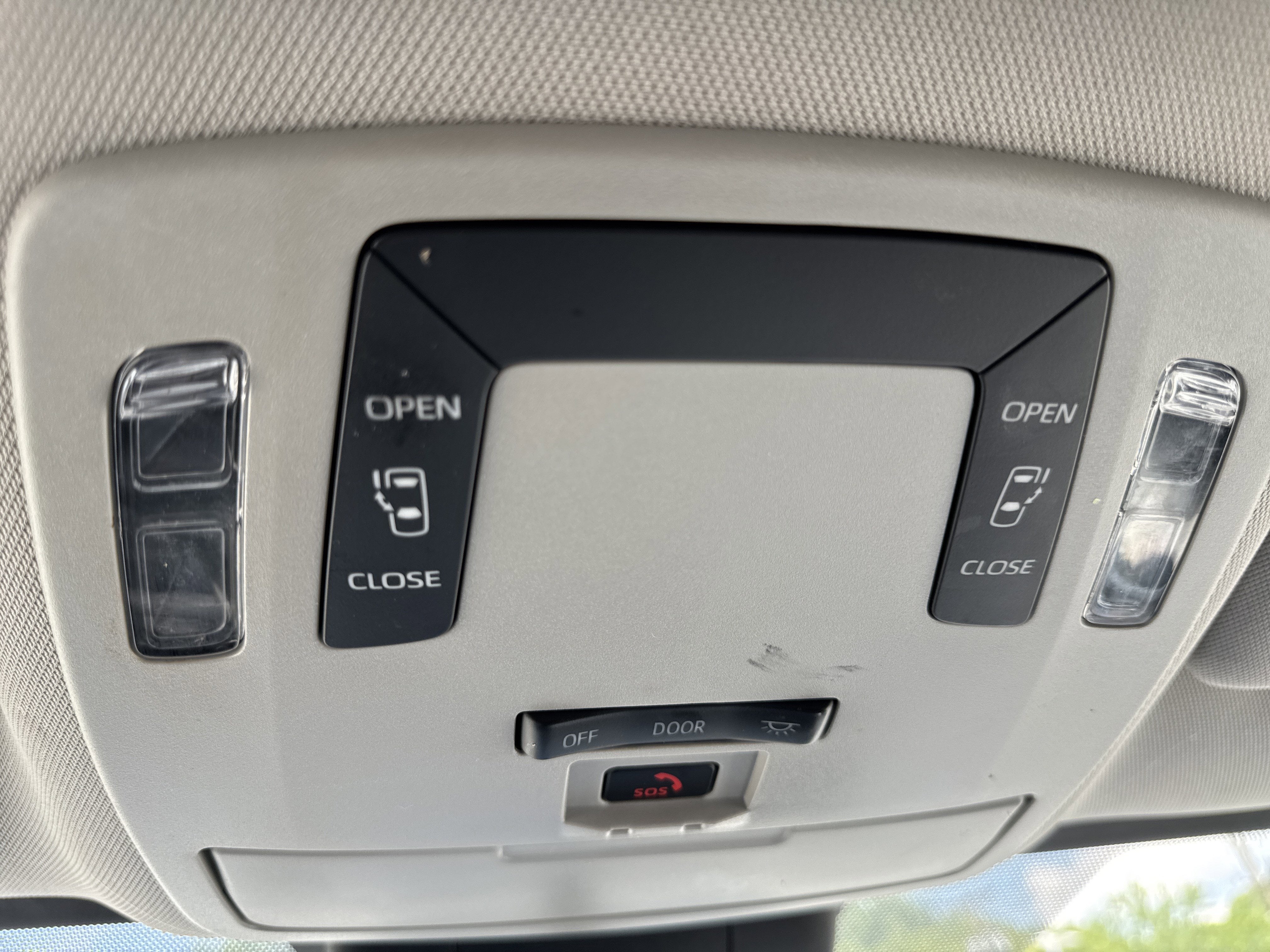 2022 Toyota Sienna LE