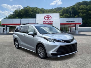 2022 Toyota Sienna LE