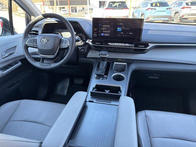 2025 Toyota Sienna XLE