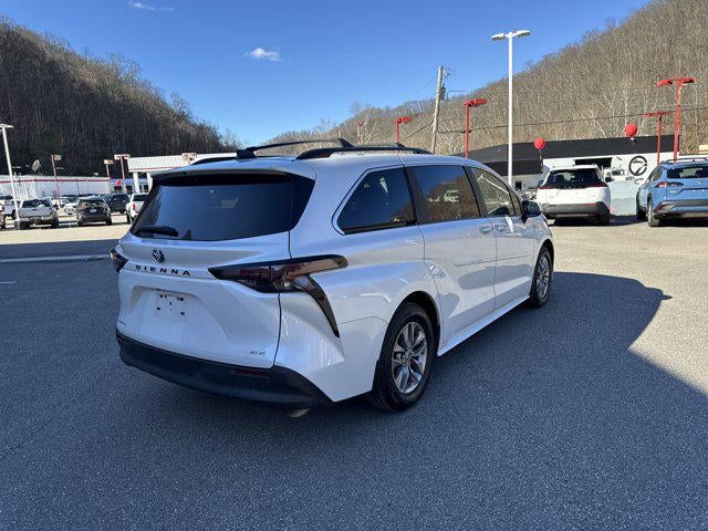 2025 Toyota Sienna XLE