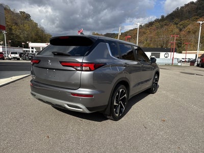 2023 Mitsubishi Outlander SE
