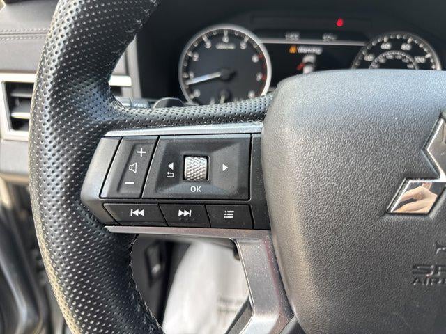 2023 Mitsubishi Outlander SE