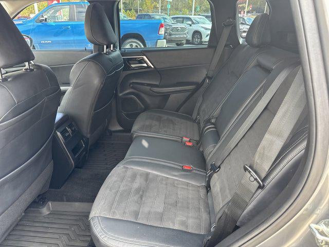 2023 Mitsubishi Outlander SE