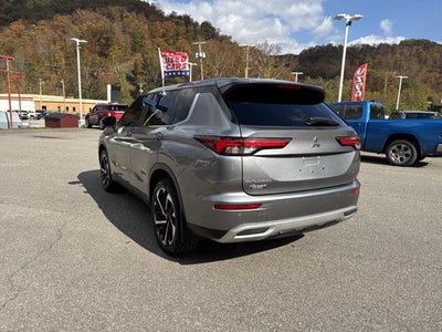 2023 Mitsubishi Outlander SE