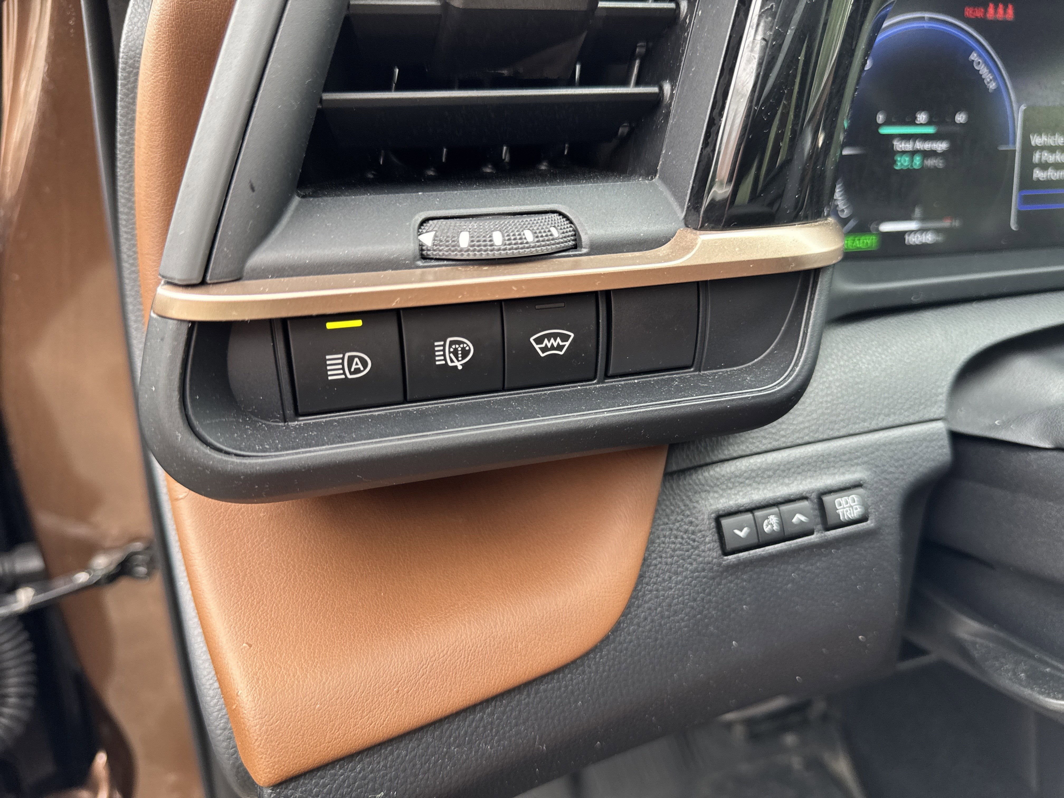 2025 Toyota Crown Signia Limited
