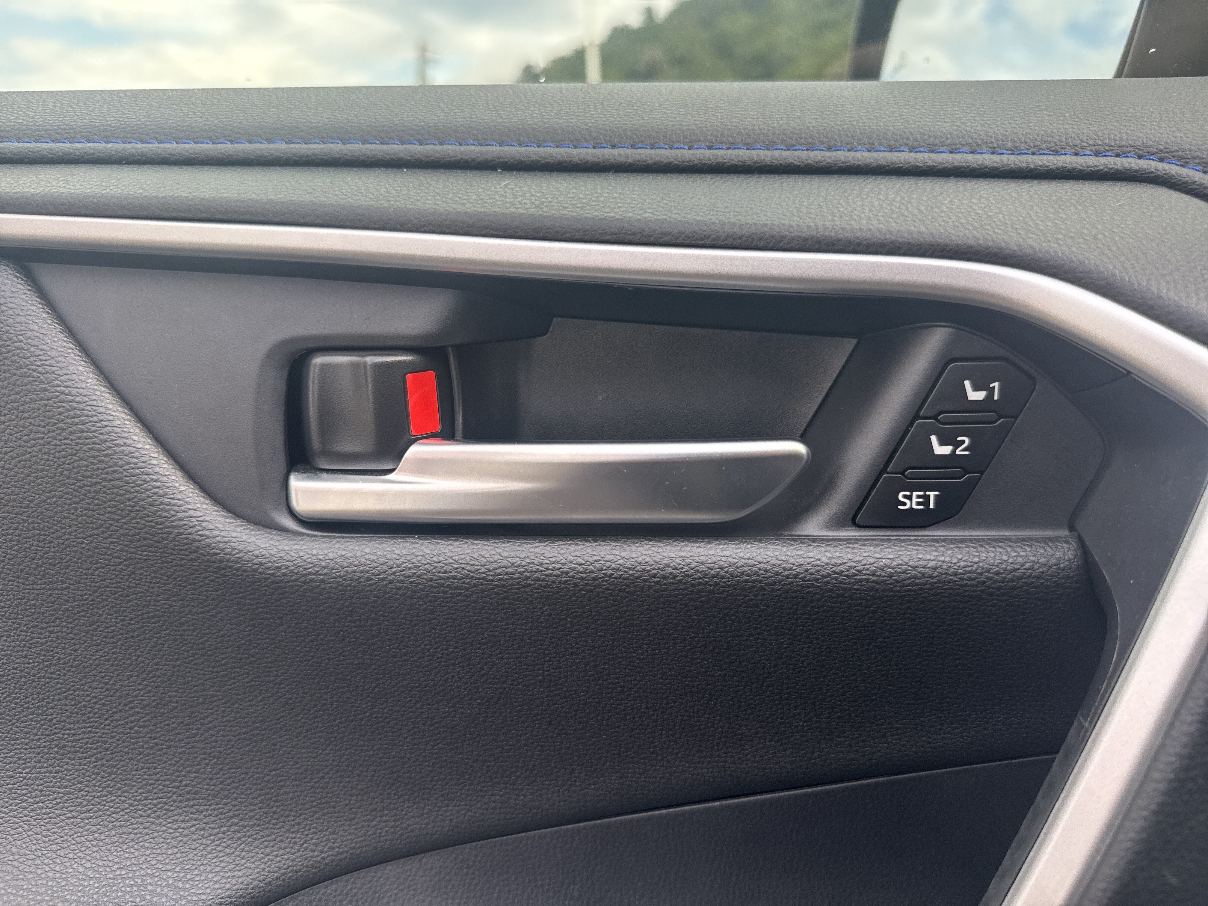 2025 Toyota RAV4 Hybrid XSE