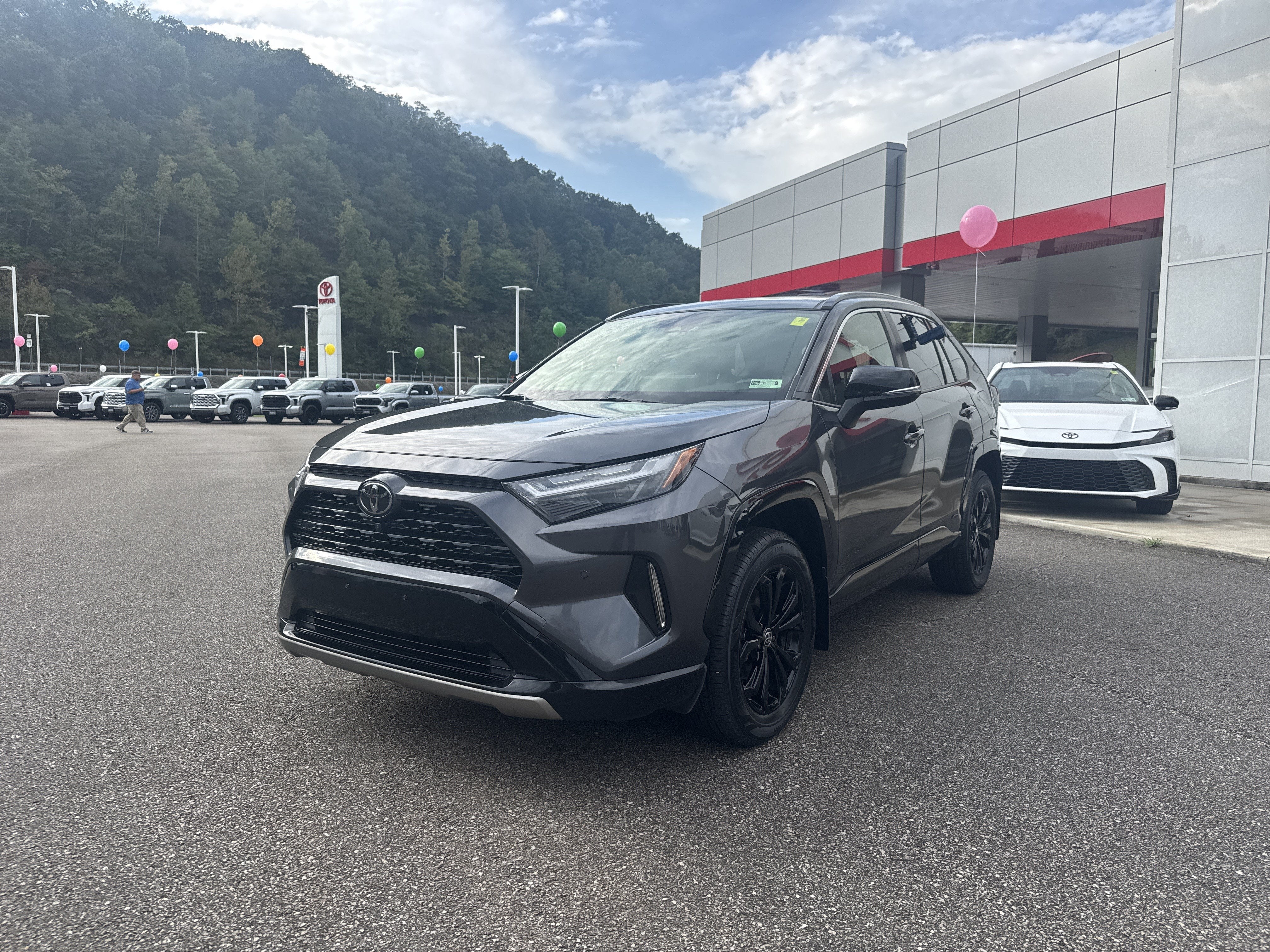 2025 Toyota RAV4 Hybrid XSE