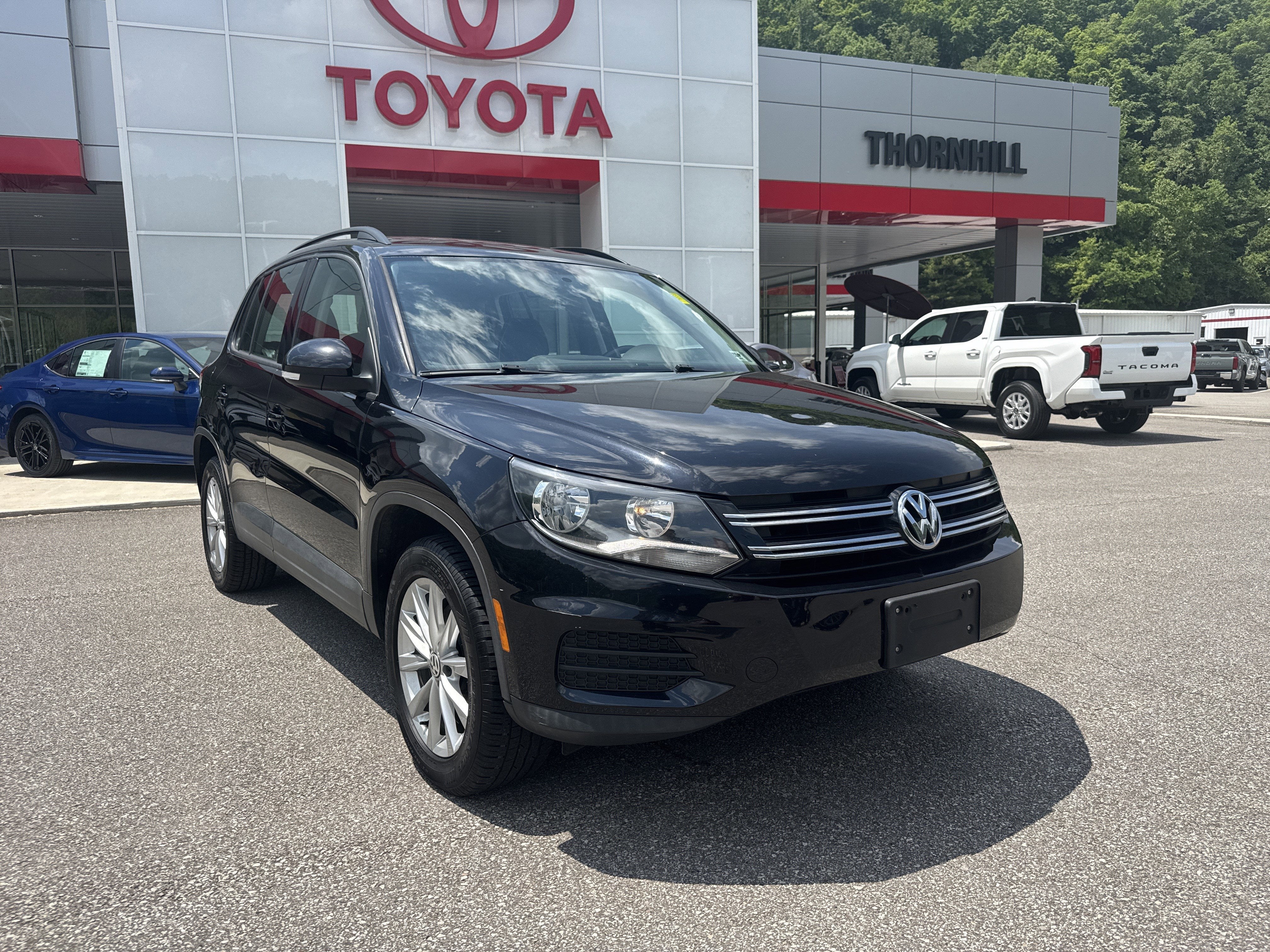 2017 Volkswagen Tiguan Limited 2.0T 4Motion's photo