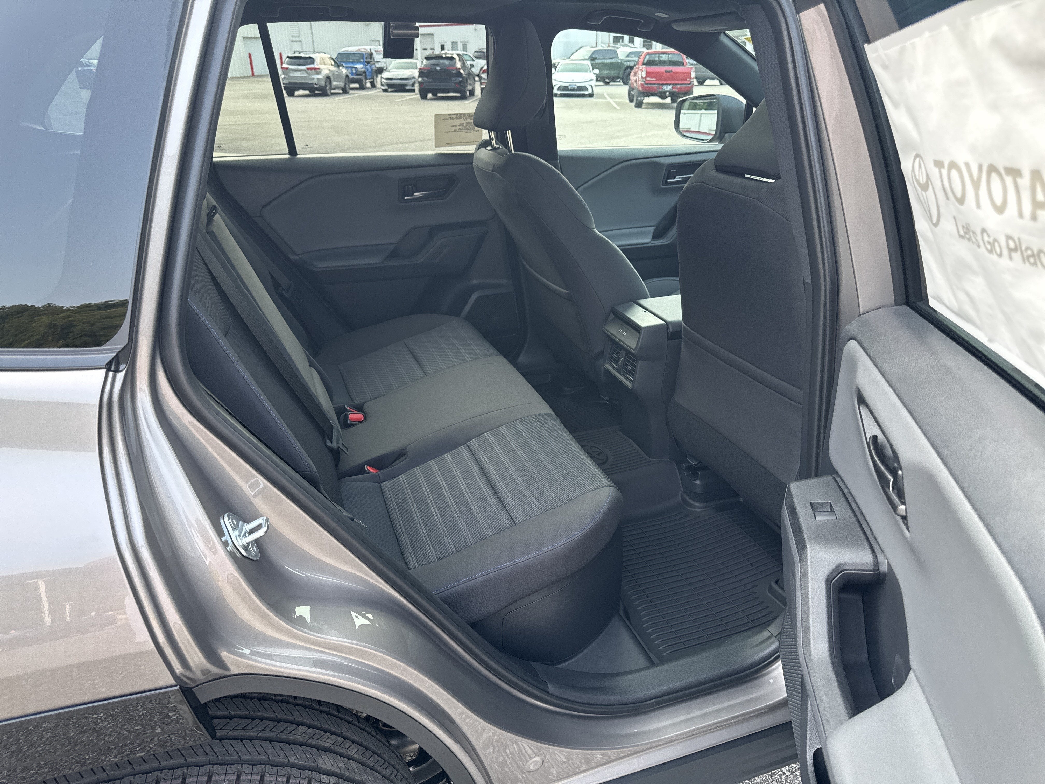 2026 Toyota RAV4 SE