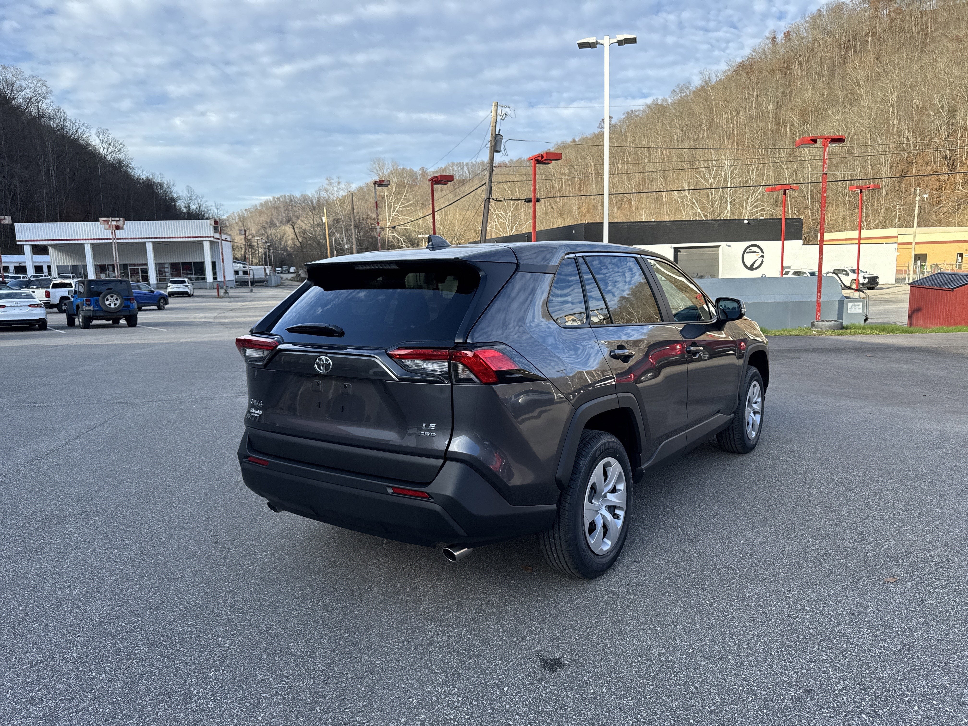 2025 Toyota RAV4 LE