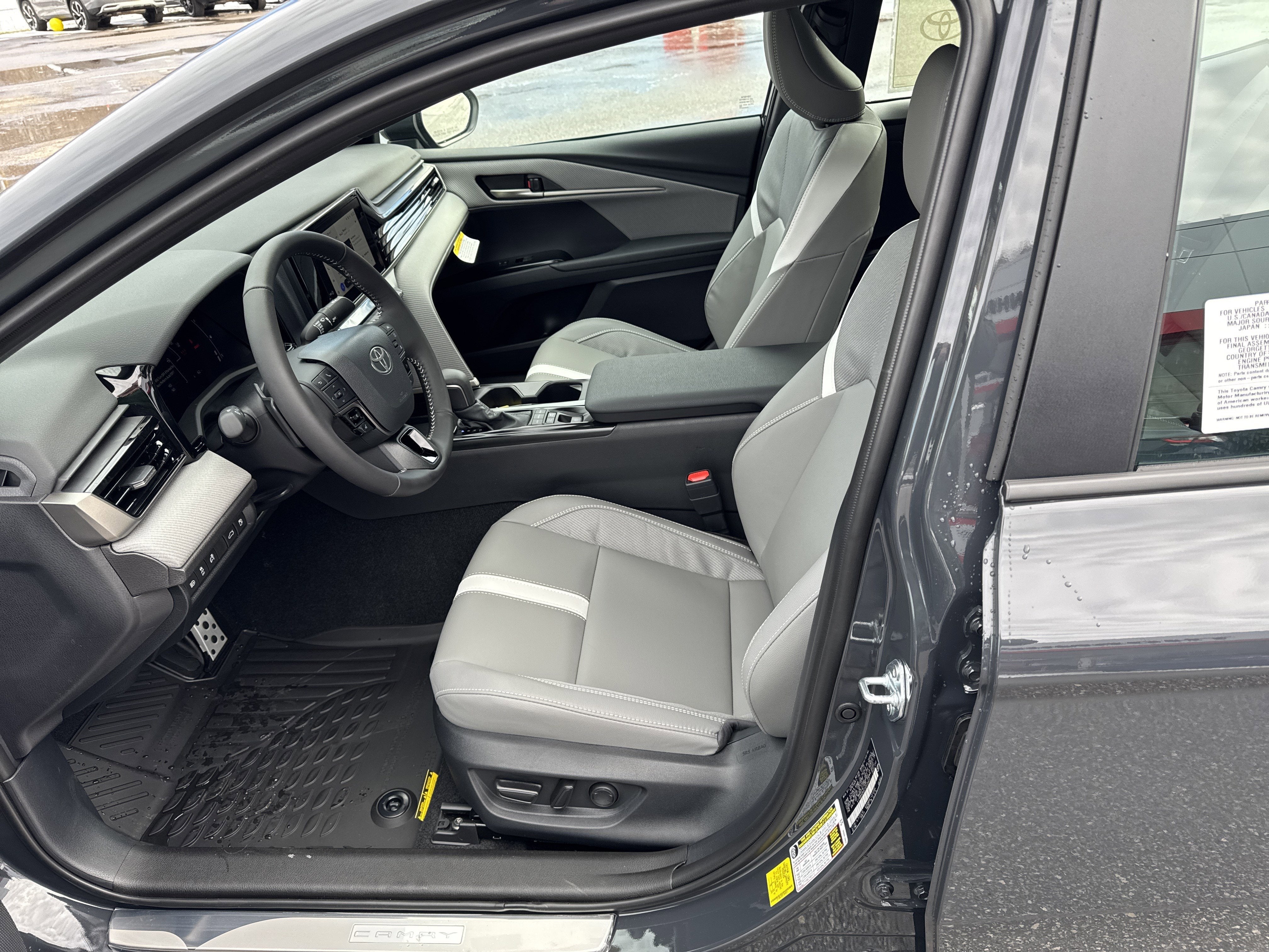 2026 Toyota Camry SE AWD