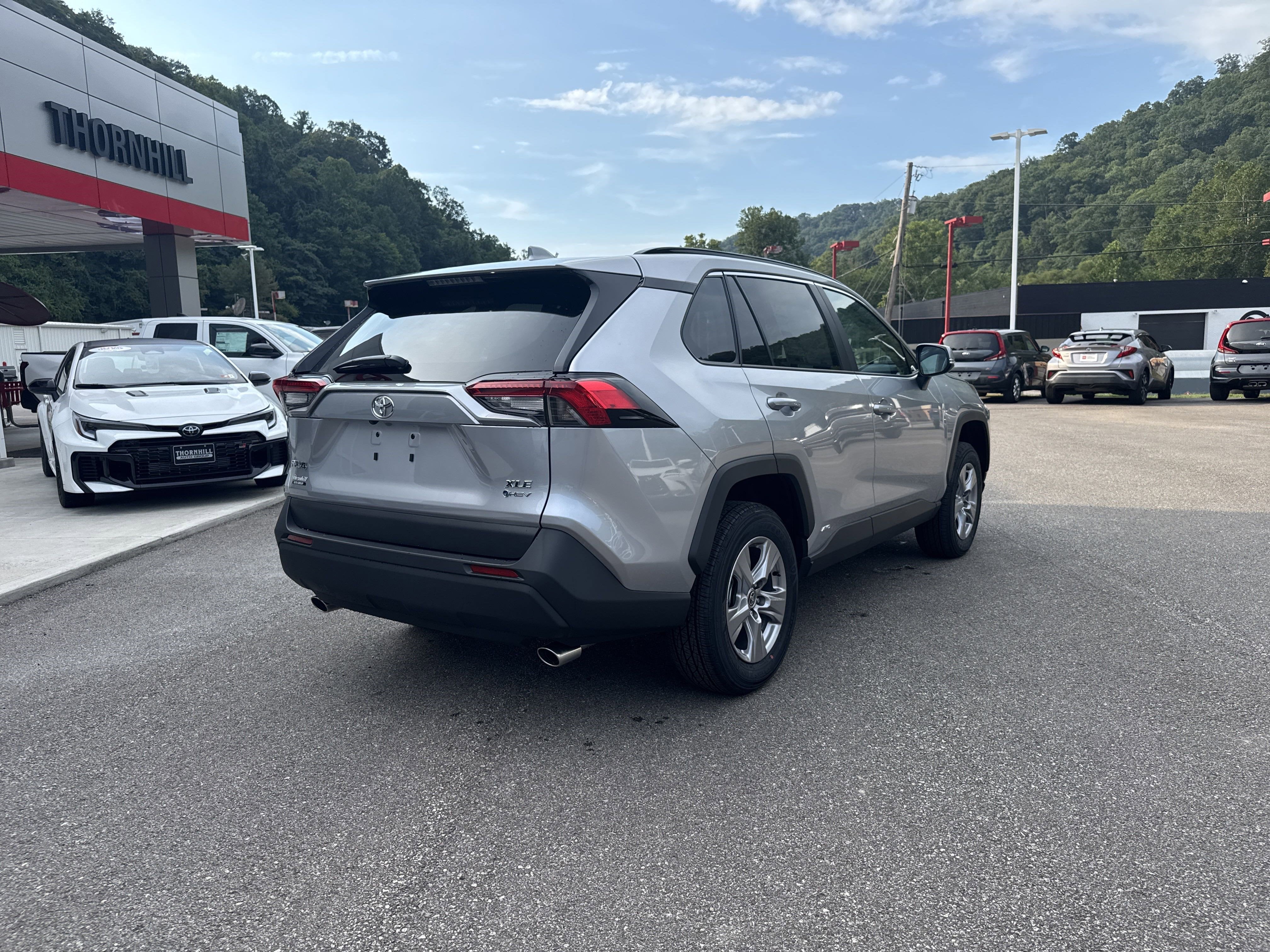 2025 Toyota RAV4 Hybrid XLE