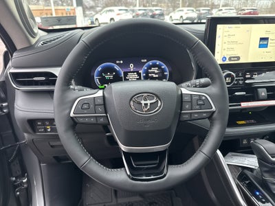 2026 Toyota Highlander Hybrid Platinum