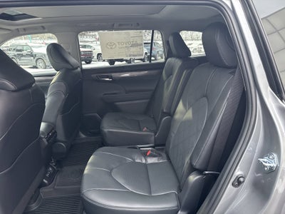 2026 Toyota Highlander Hybrid Platinum