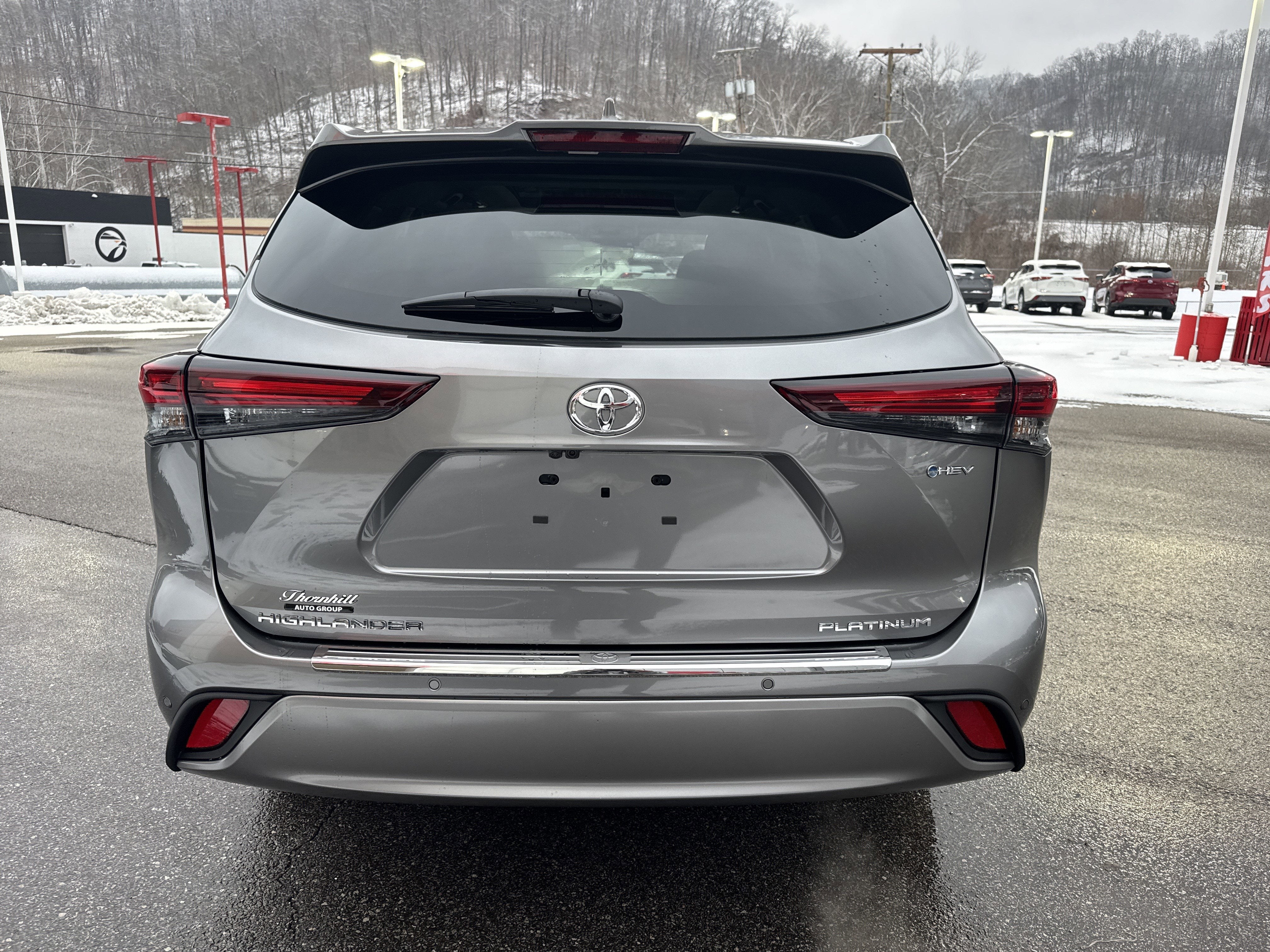 2026 Toyota Highlander Hybrid Platinum