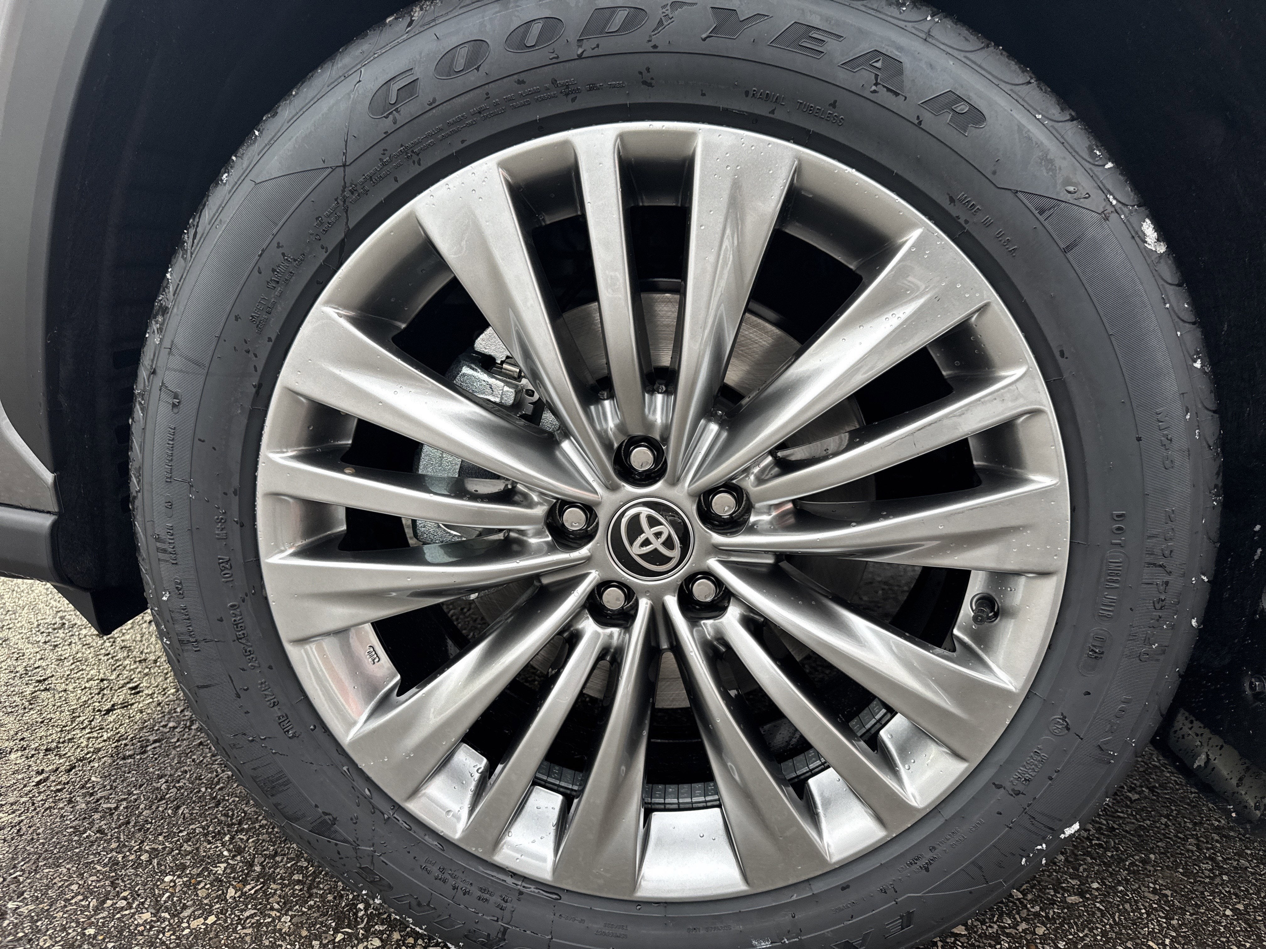 2026 Toyota Highlander Hybrid Platinum