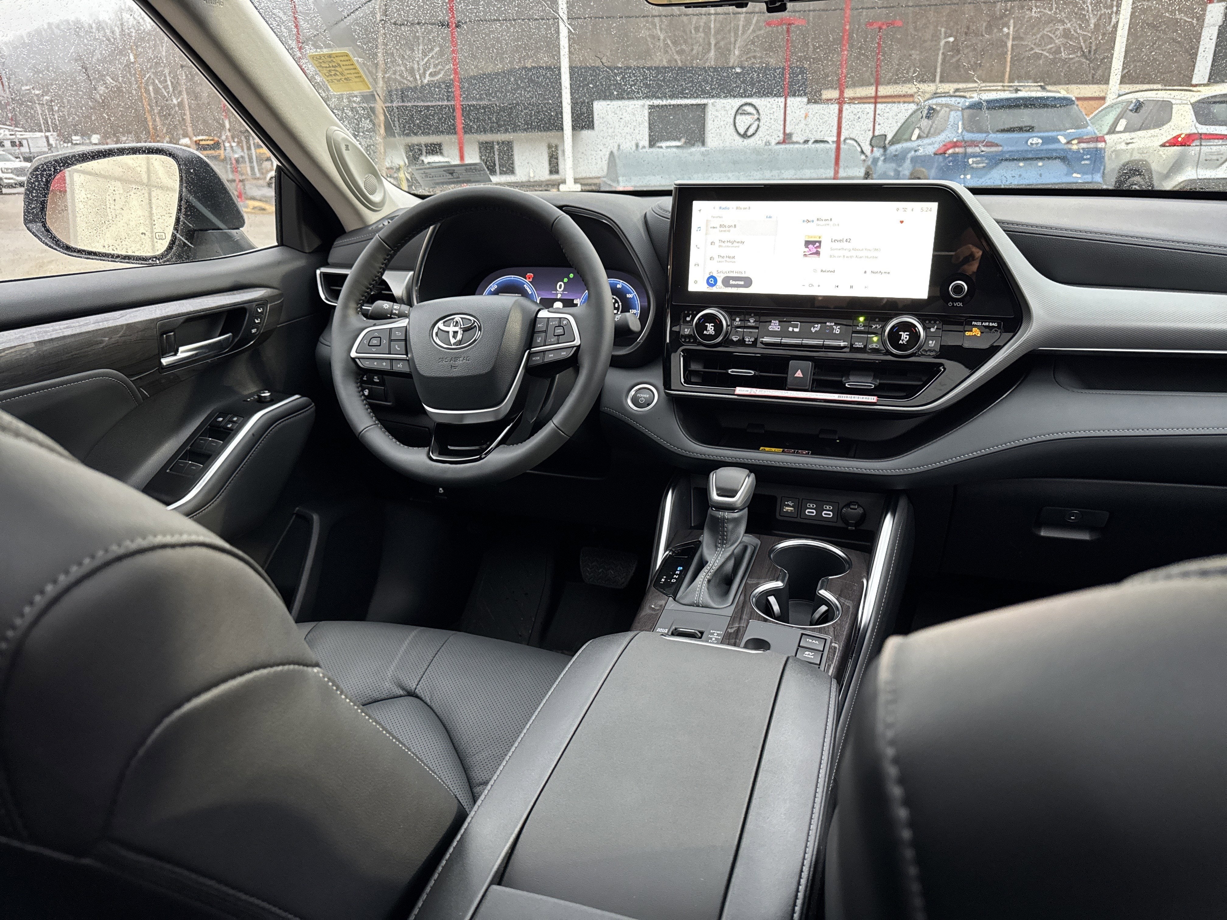 2026 Toyota Highlander Hybrid Platinum