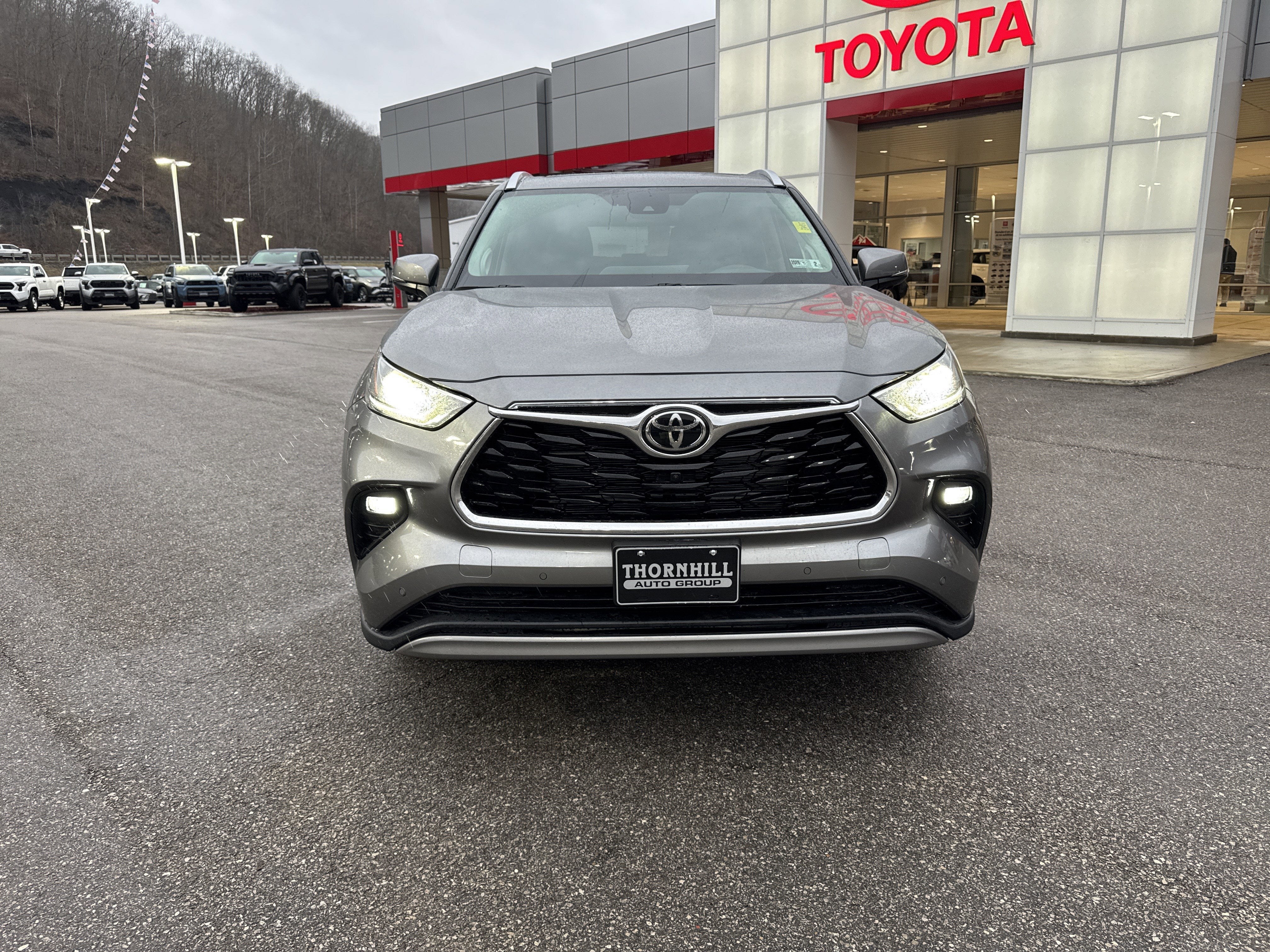 2026 Toyota Highlander Hybrid Platinum