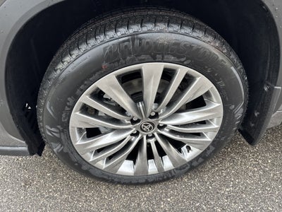 2026 Toyota Highlander Hybrid Platinum