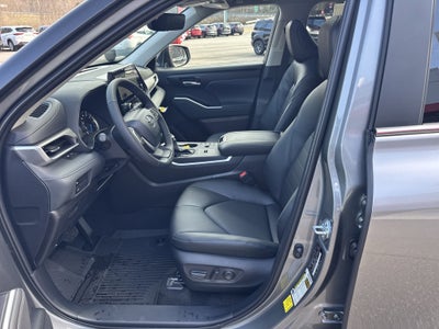 2026 Toyota Highlander Hybrid XLE