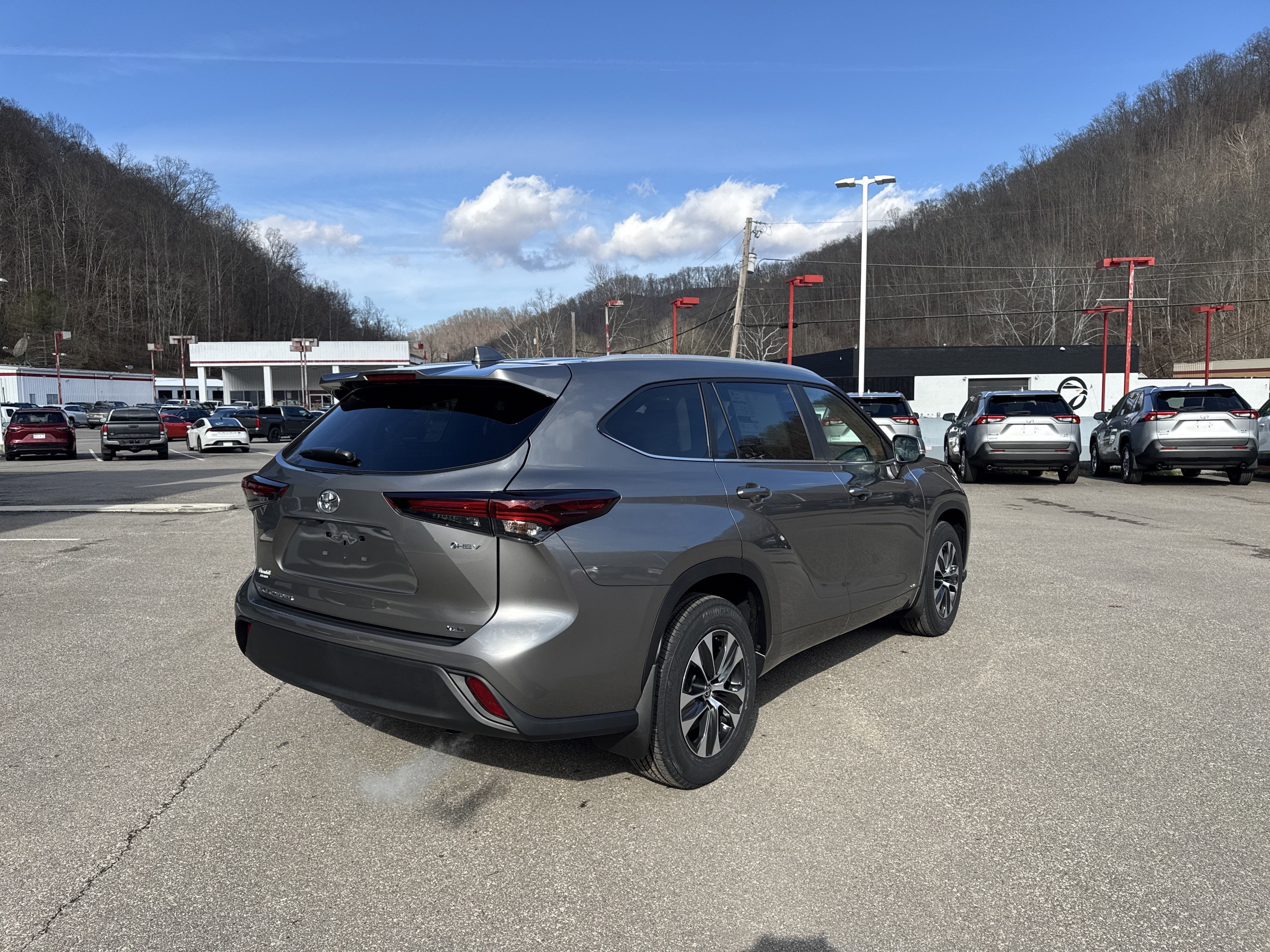 2026 Toyota Highlander Hybrid XLE