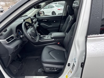 2026 Toyota Highlander Hybrid XLE