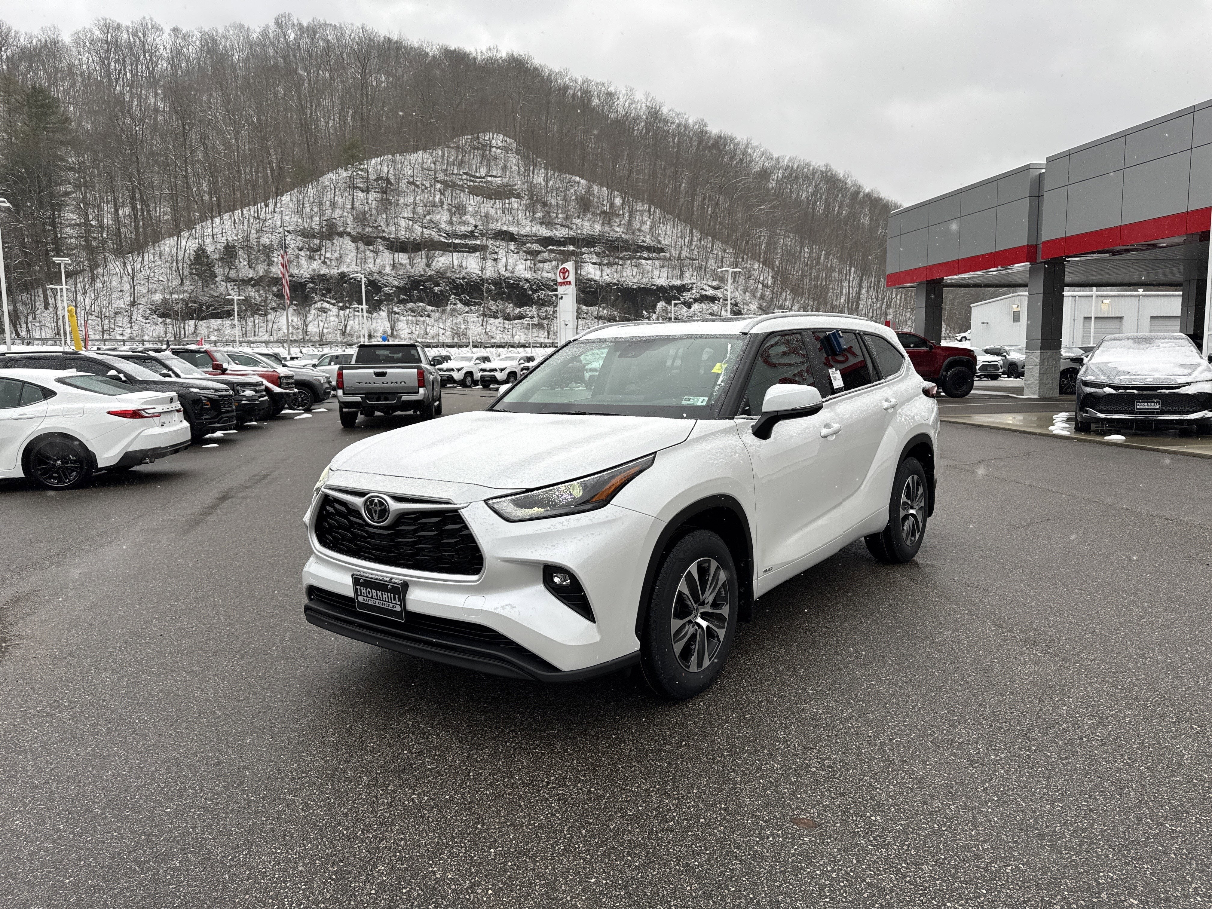 2026 Toyota Highlander Hybrid XLE